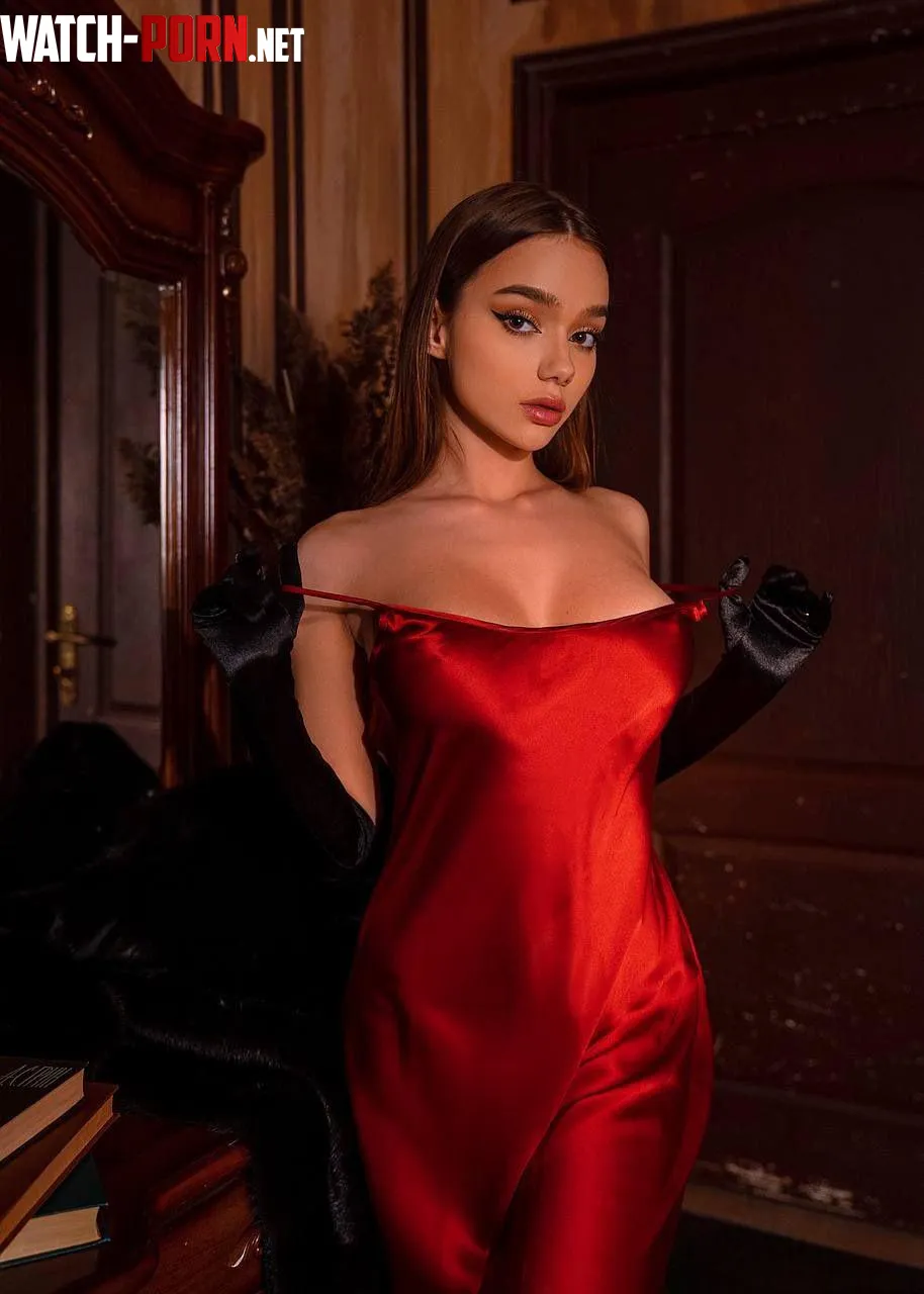 Red silk & classic vibes. ❤️ by AlenaClub