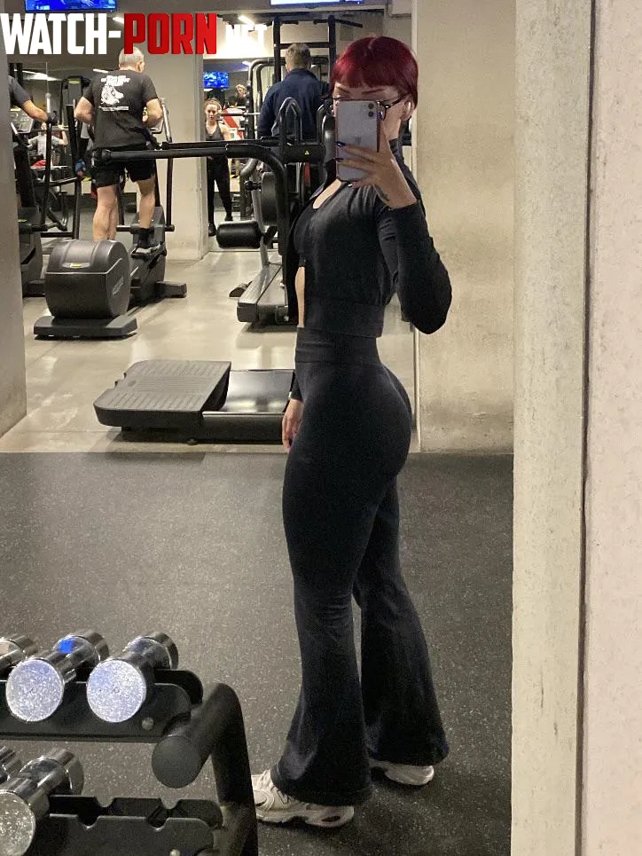 Leg day check by FitSofia