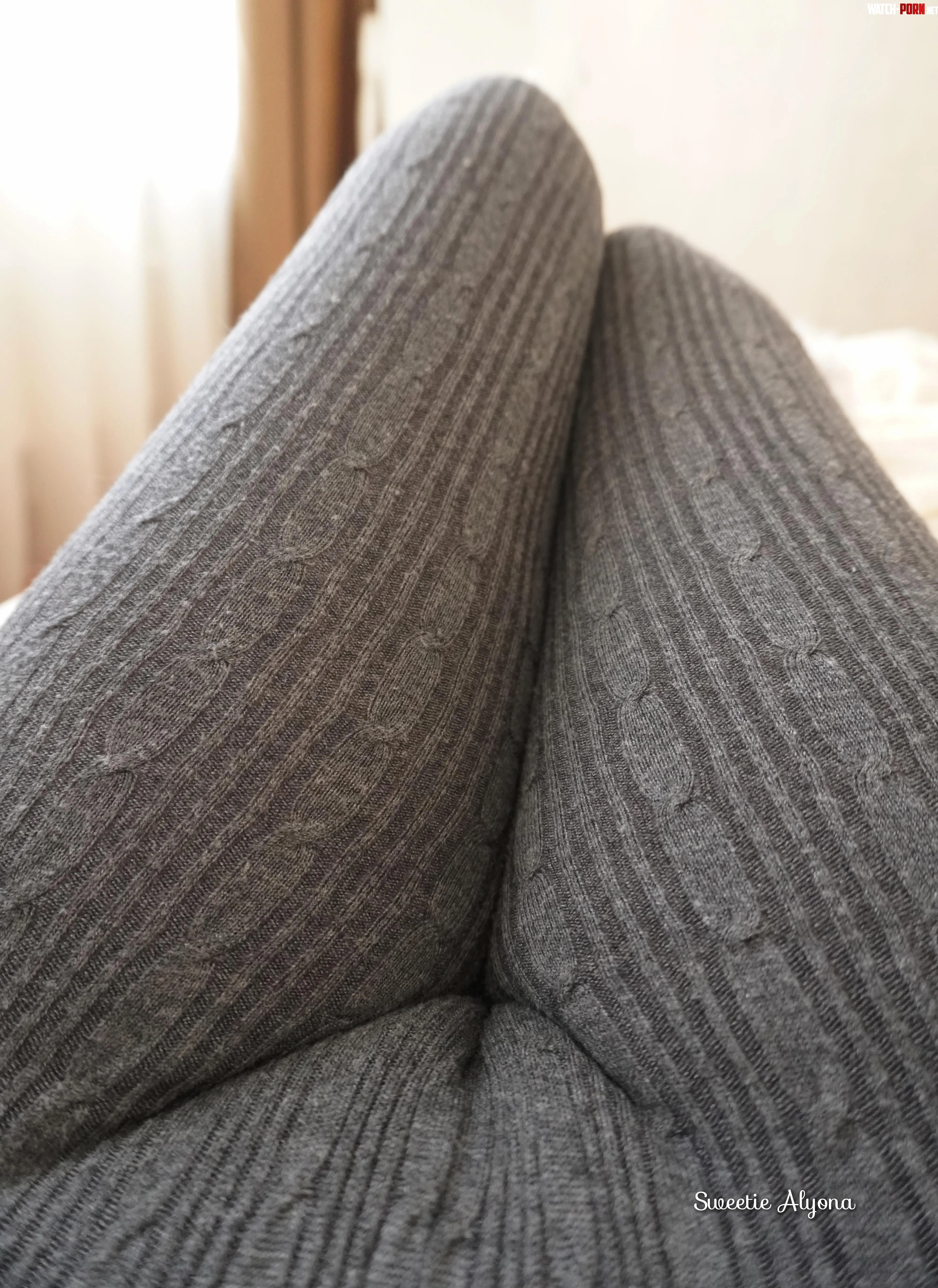 Pulled tight by SweetieAlyona