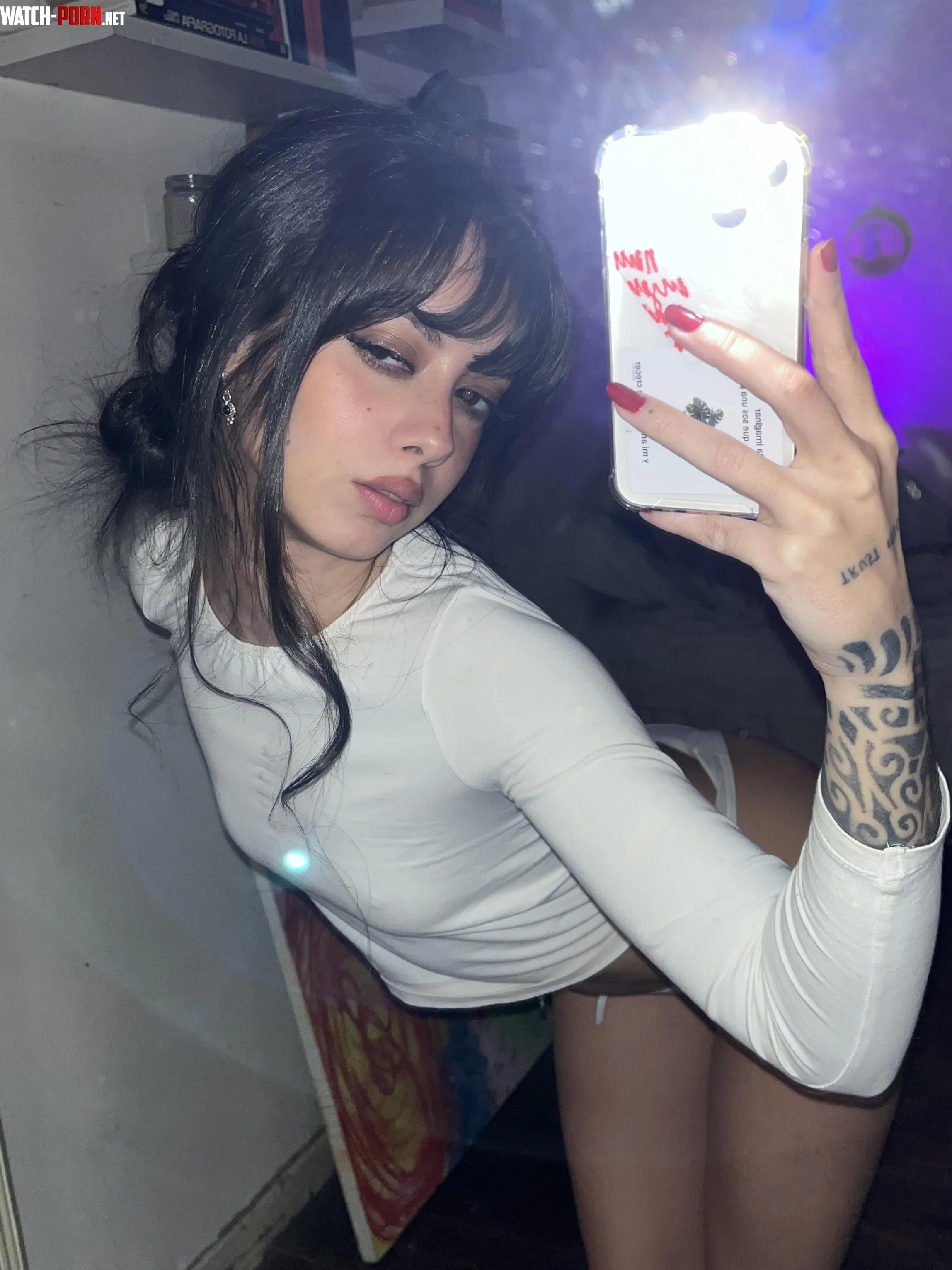 any volunteer to clean my mirror by dalyta