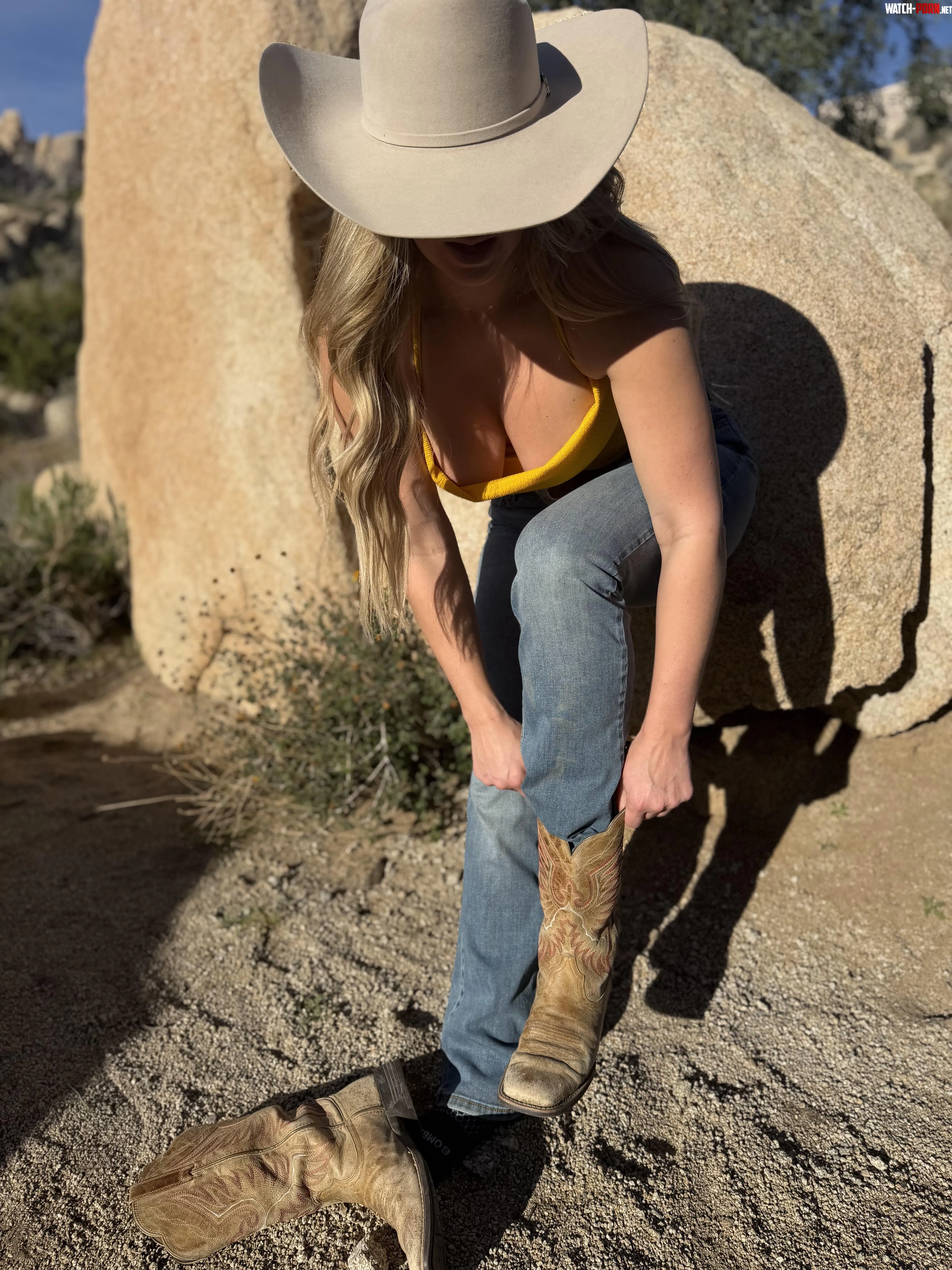 the ultimate cleavage shot by midwestemma