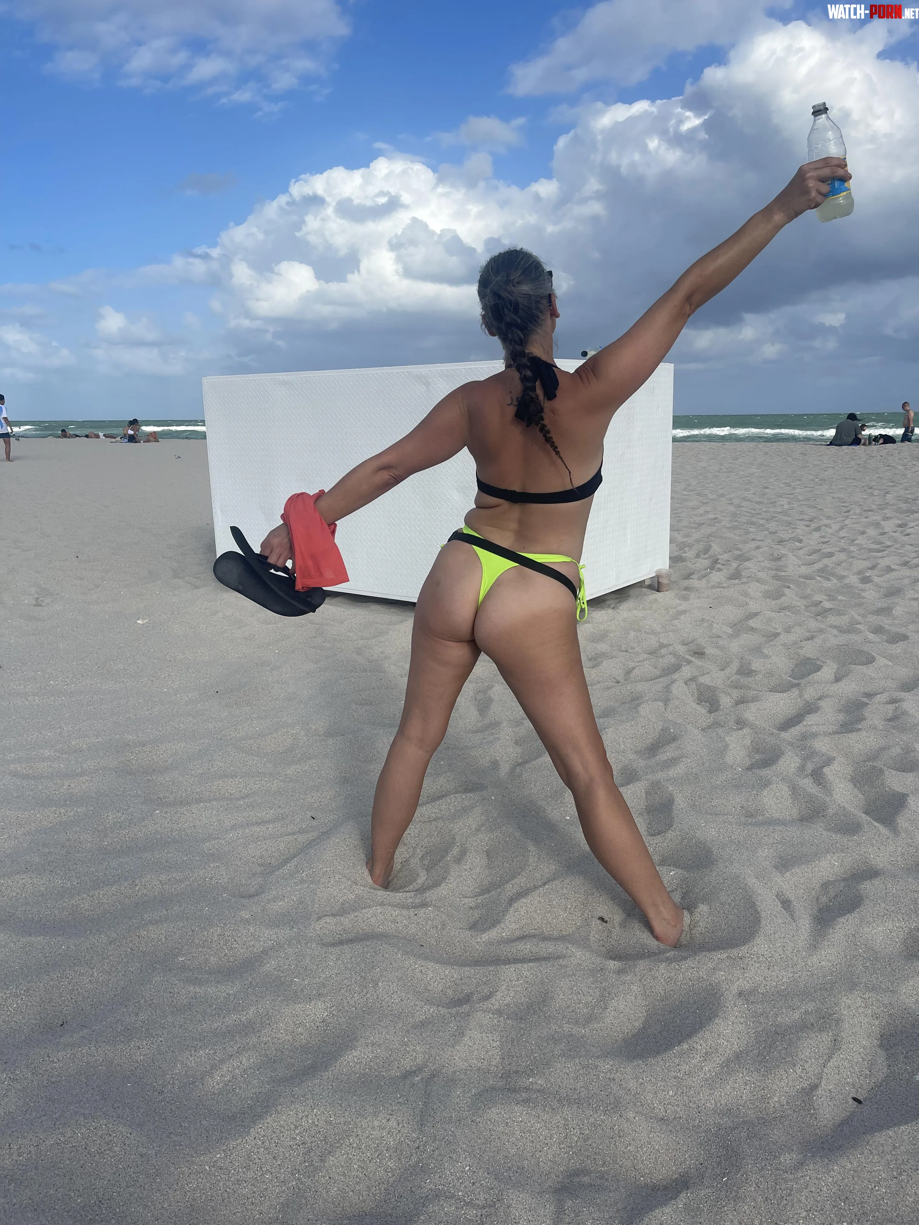 Beach by Background-Prompt-48