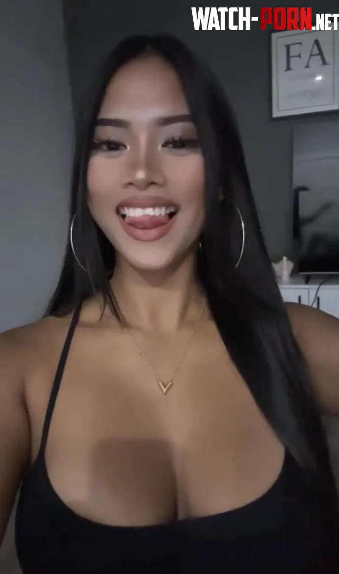 anyone know who this is by Cute_Tonight5548