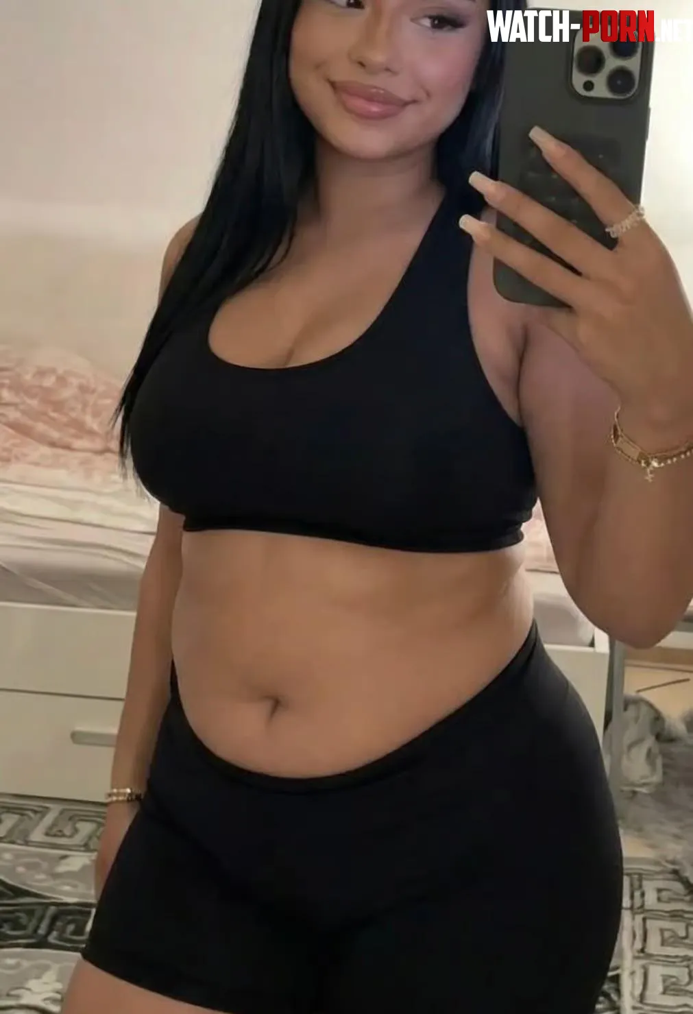 Old gym outfit ain’t fitting like it used to by L-bardhi07