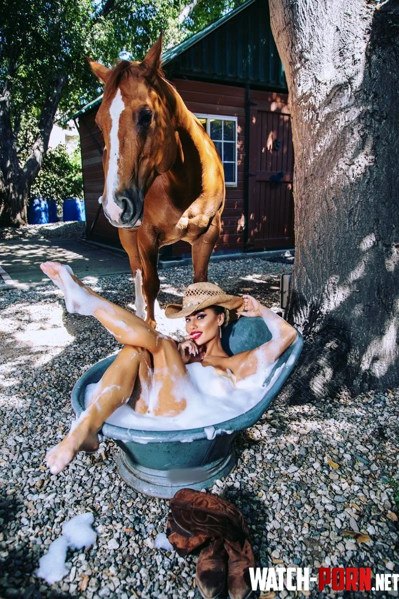 Just another day on the farm by Elektra_Sky