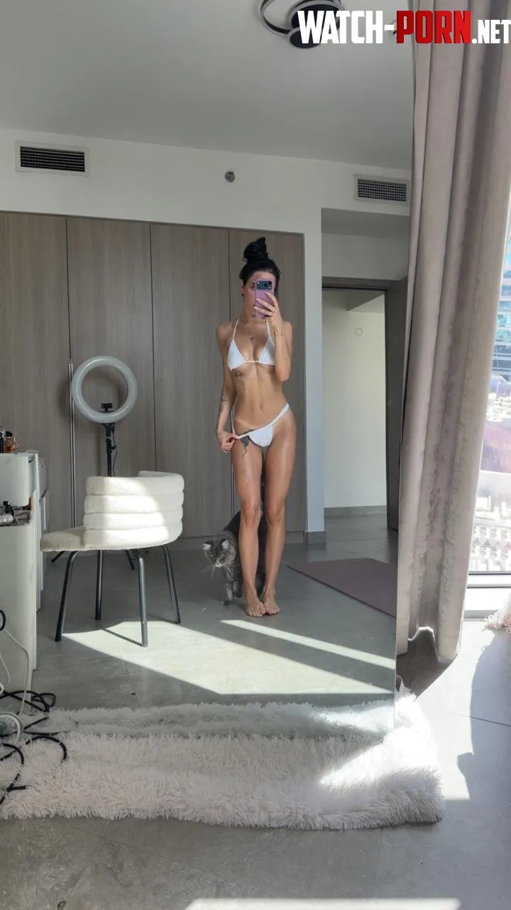 hottie or average? by SiIIypink