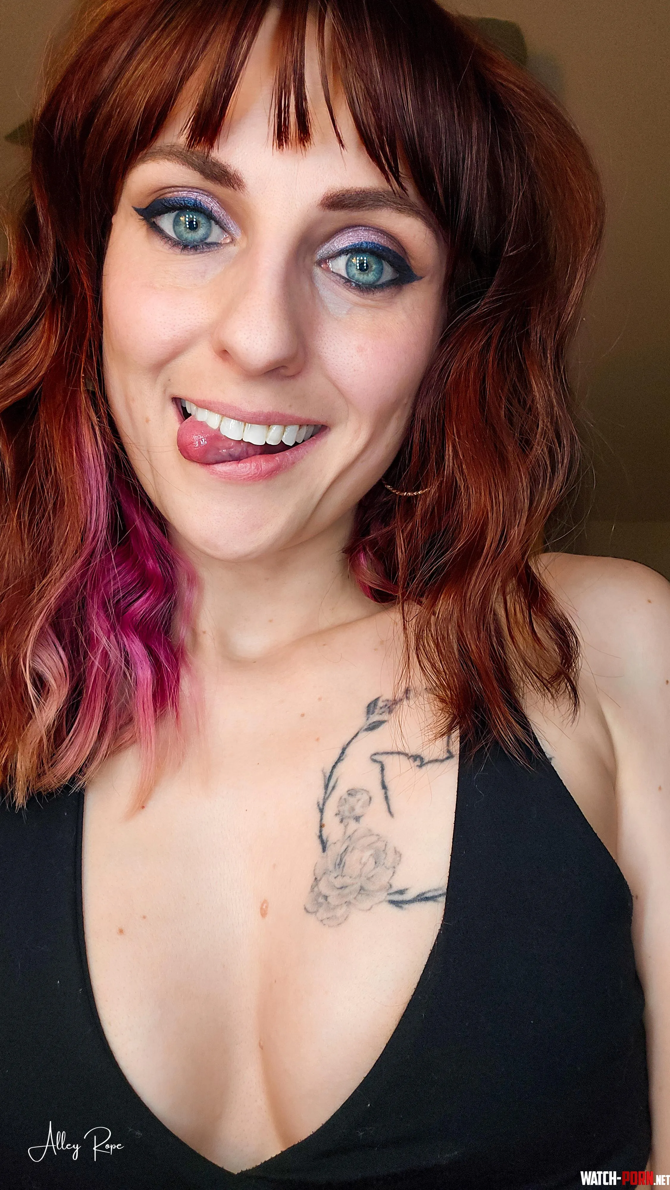 My pink is fading! by alleyrope