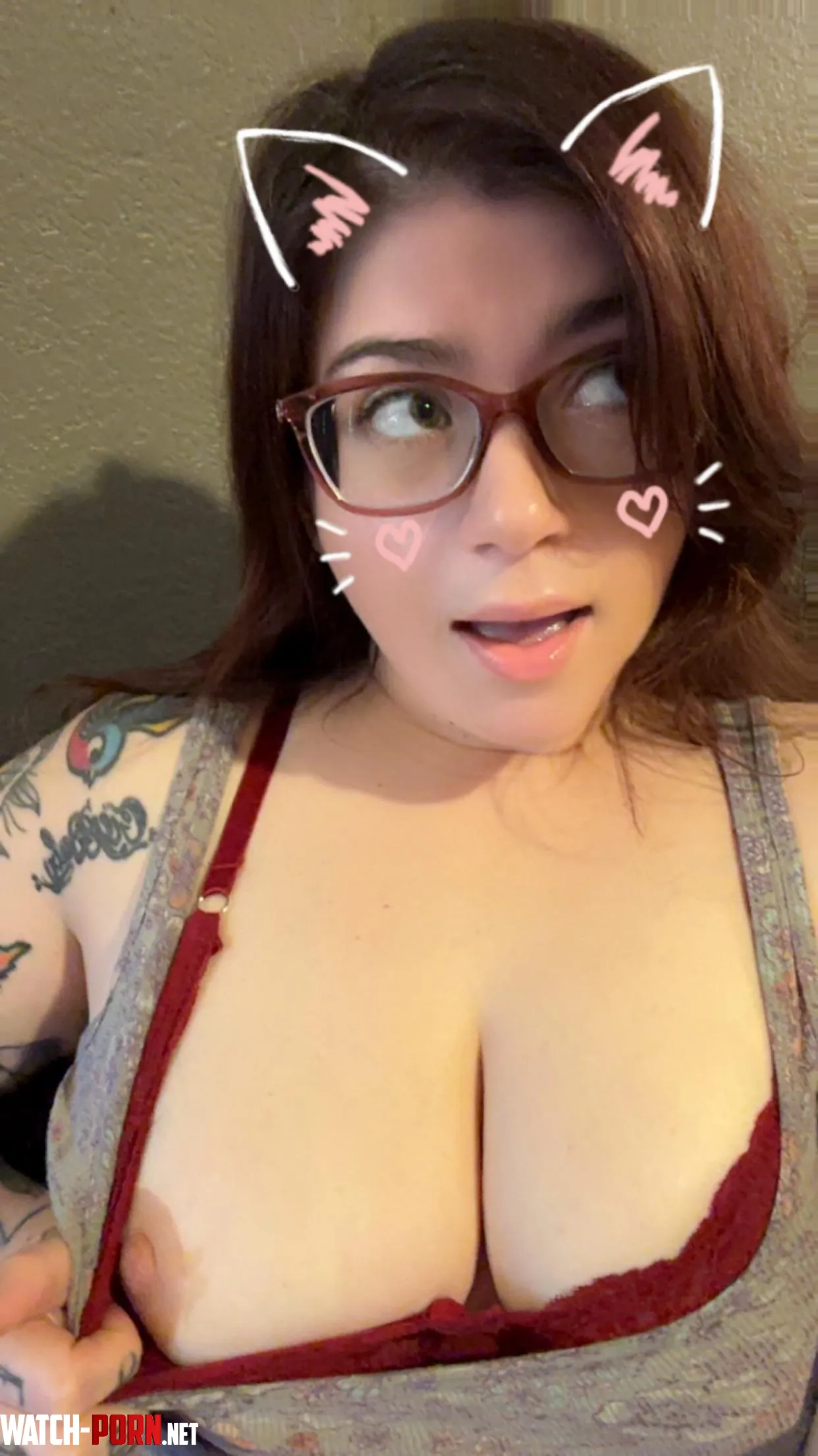 new bras means cleavage is on point lol ayyy 😛 by Emotional_South3319