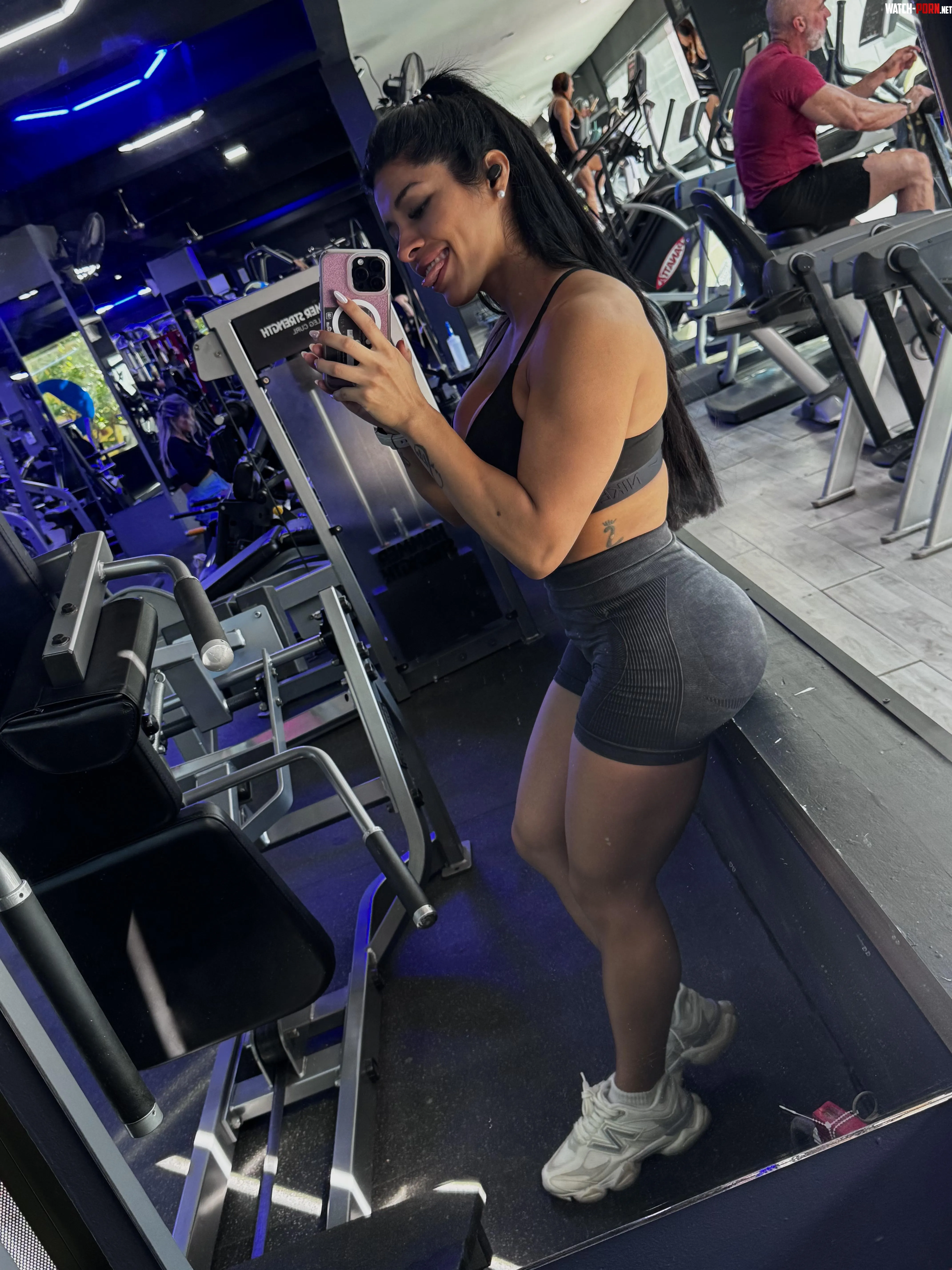 I train with focus… or do I get distracted? by Mia_Val_Fitness