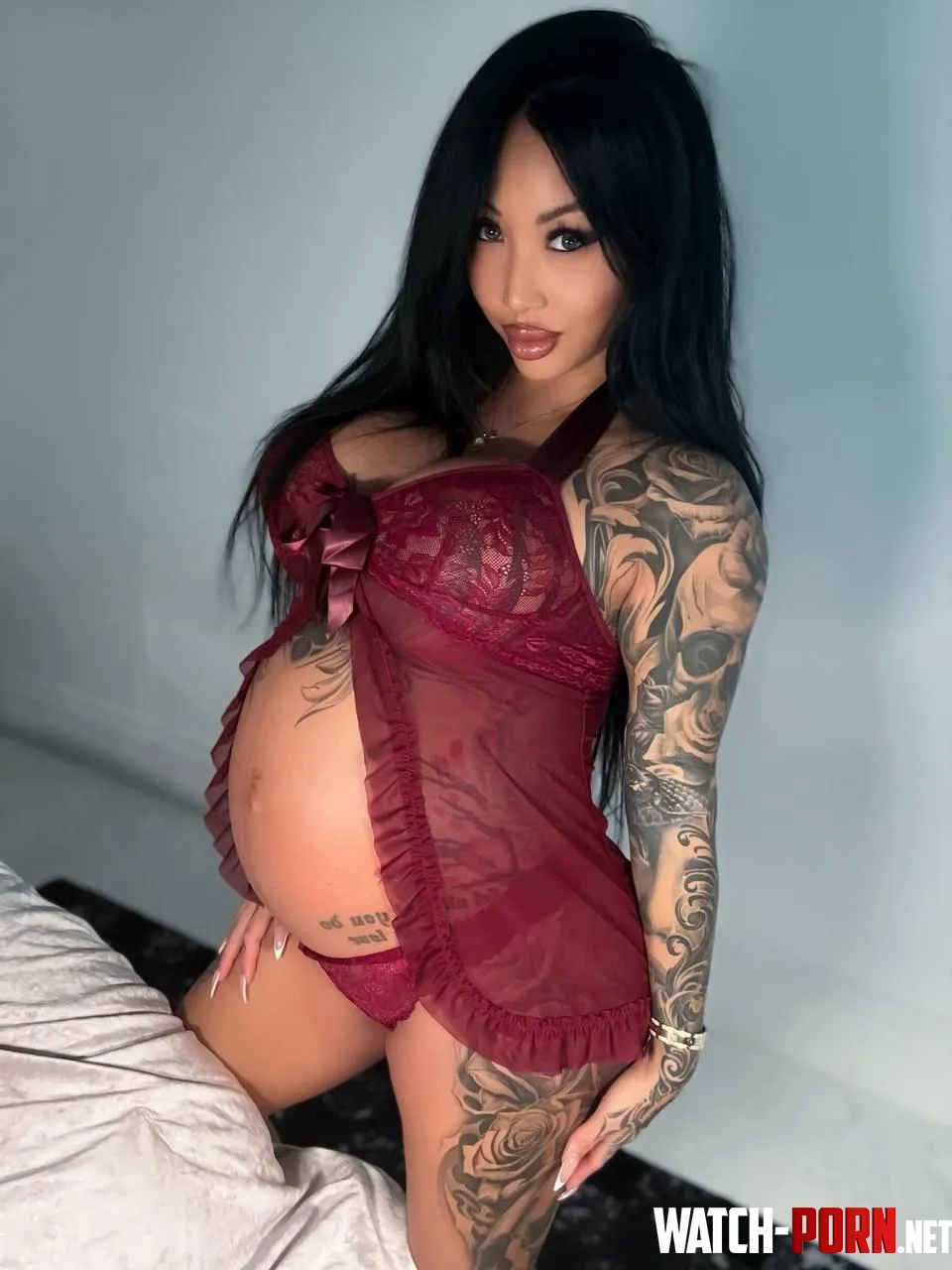 Having a short torso means it’s basically all preggo belly by itskiaramoon