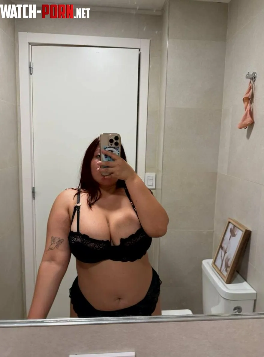 thick girl seeking honest opinions, am i fuckable to you? by SizzleMuse99