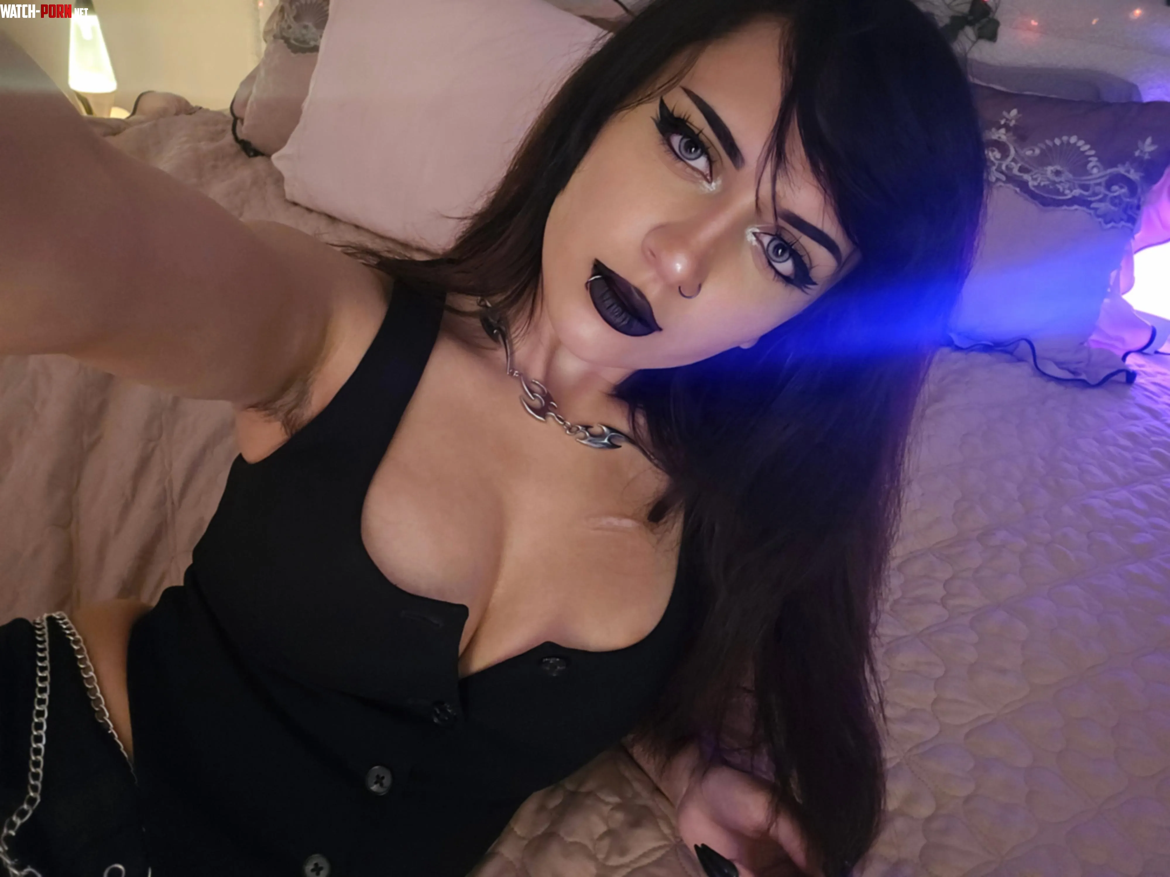 I’ve been told I have nice armpits, I’ll let you guys decide by Obvious_Confusion699