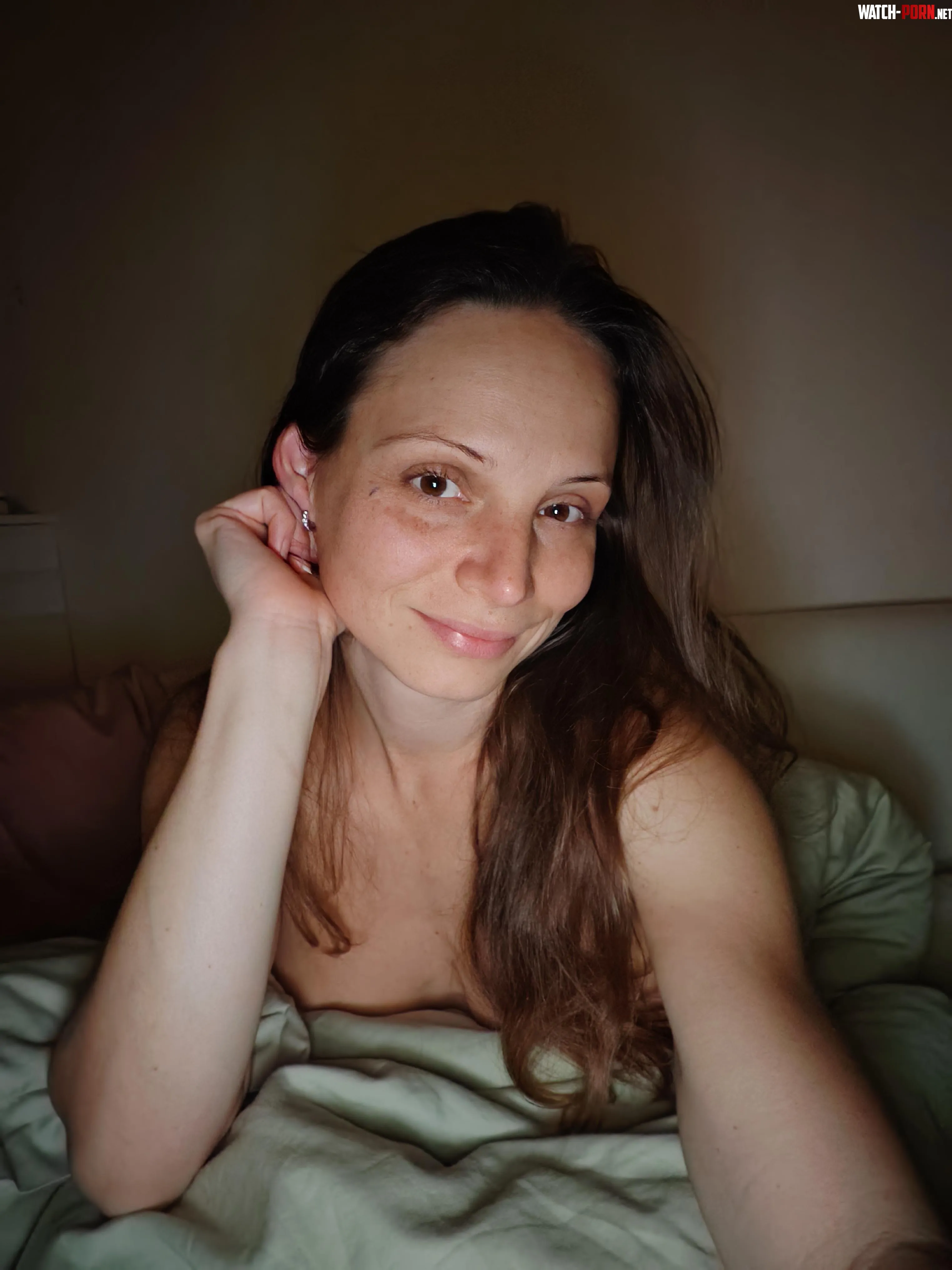 Freckles and messy hair by LauraSimonova