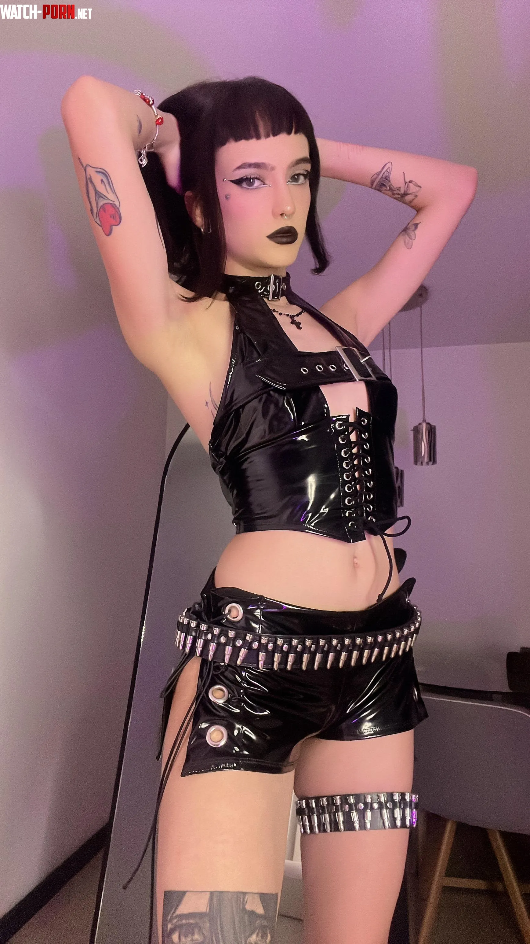 Is a shiny look always attractive? by xoxoCamCam