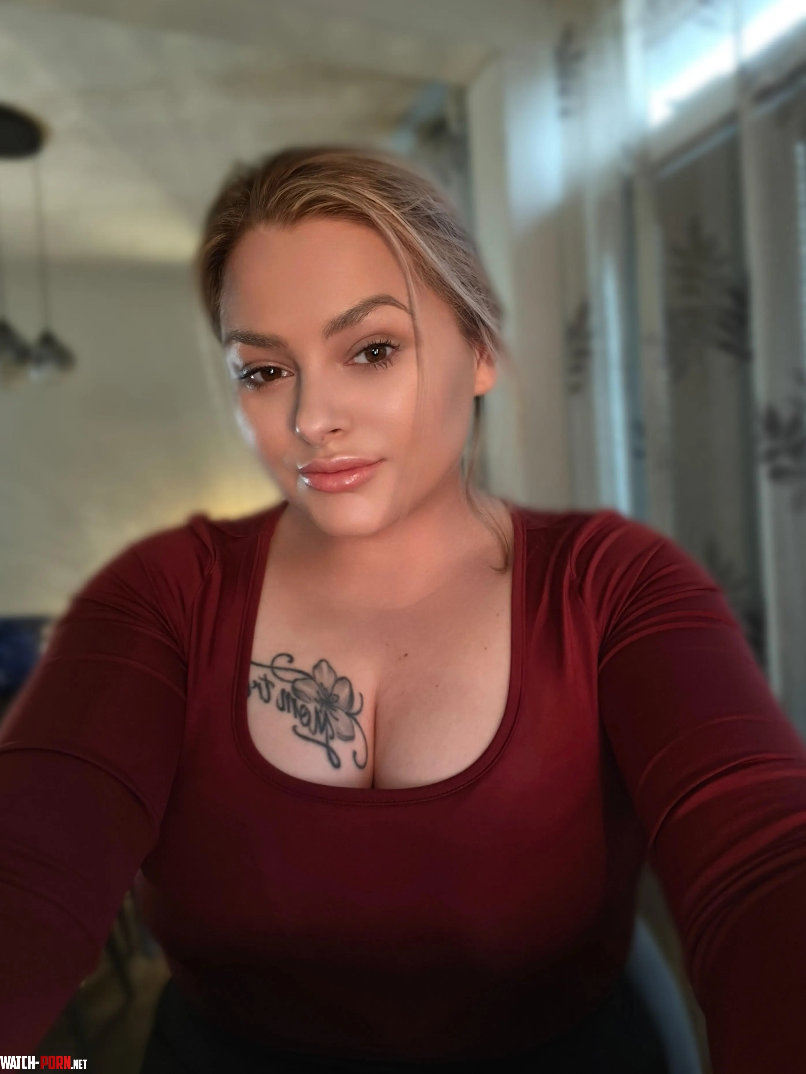 Do you like what I'm wearing? by LegsAndEggs25