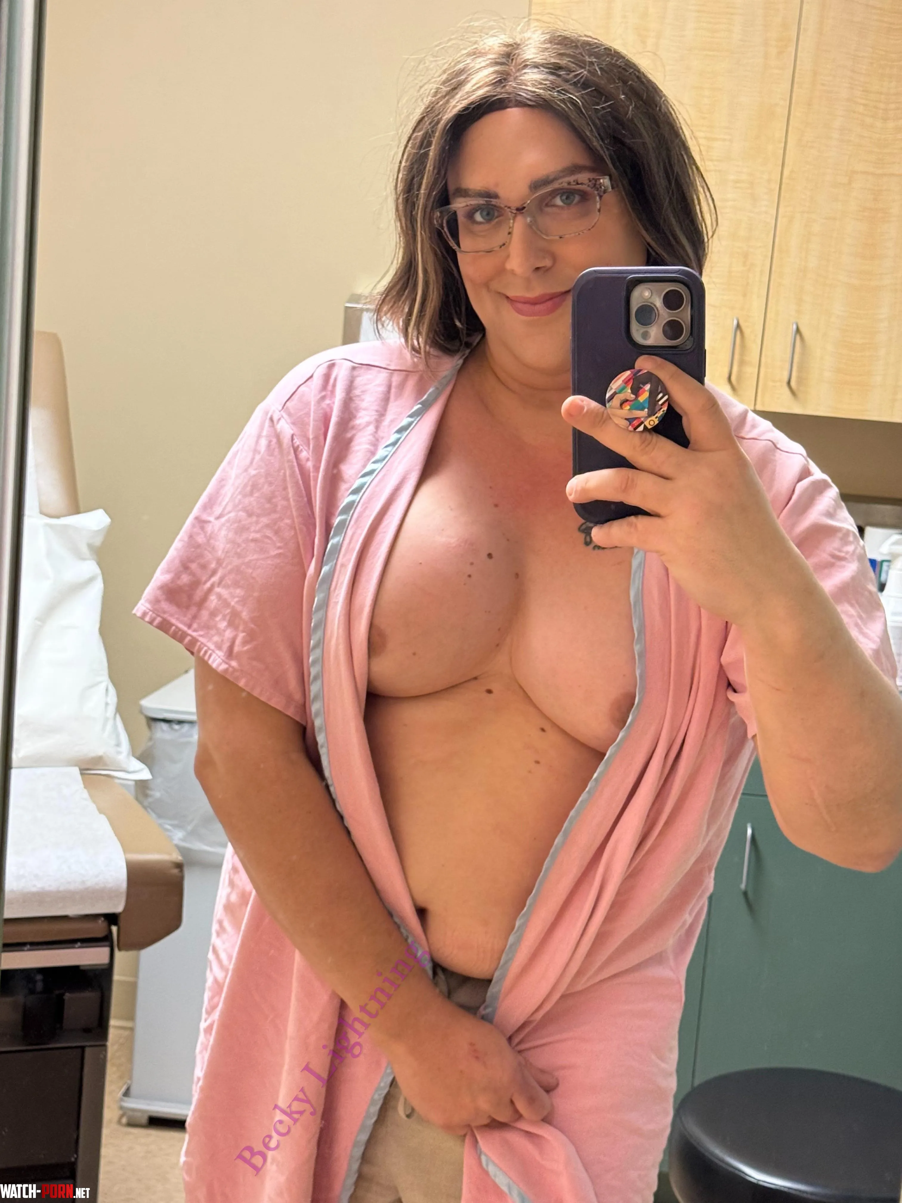 I don’t know if I should be the nurse or the patient by becky_lightning