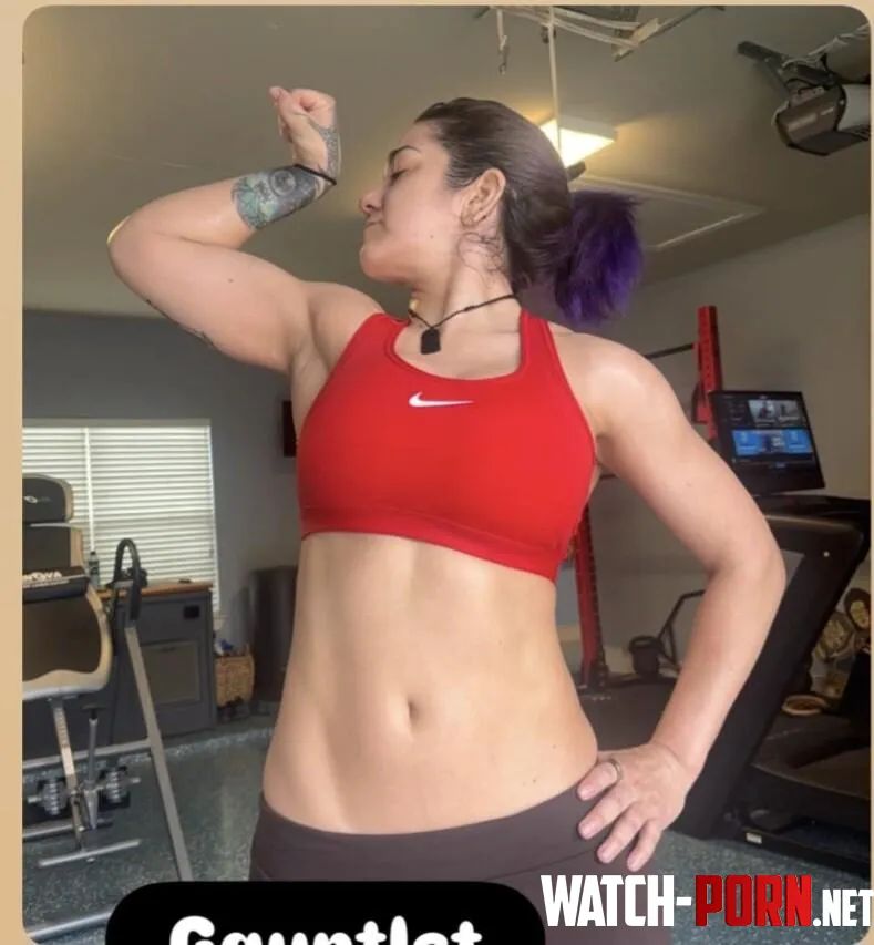 Bayley by FelizNavinut