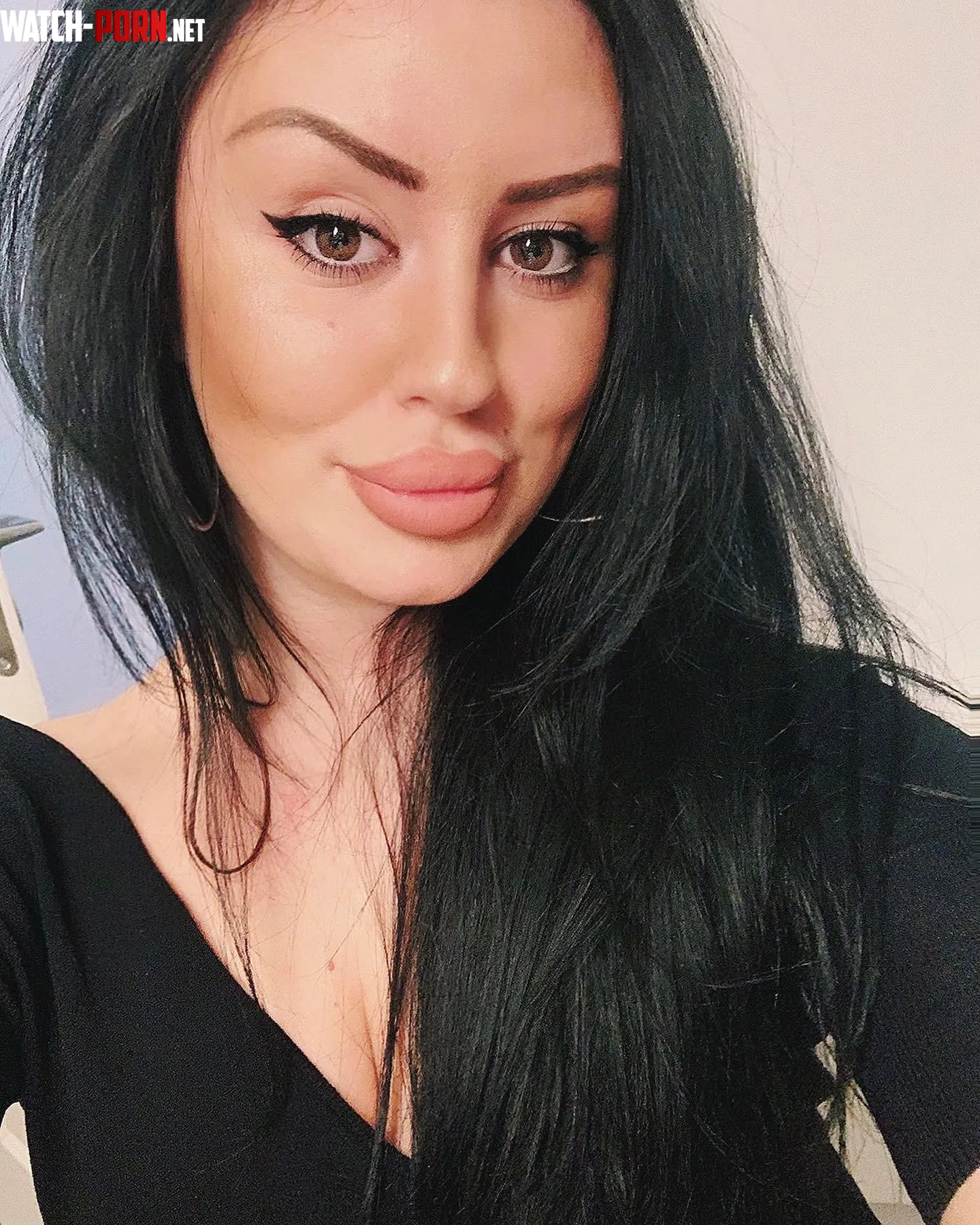 Who wants to fuck my Wifeys beautiful face like a sloppy Pussy? F(29) by Infamous-Pay-6687