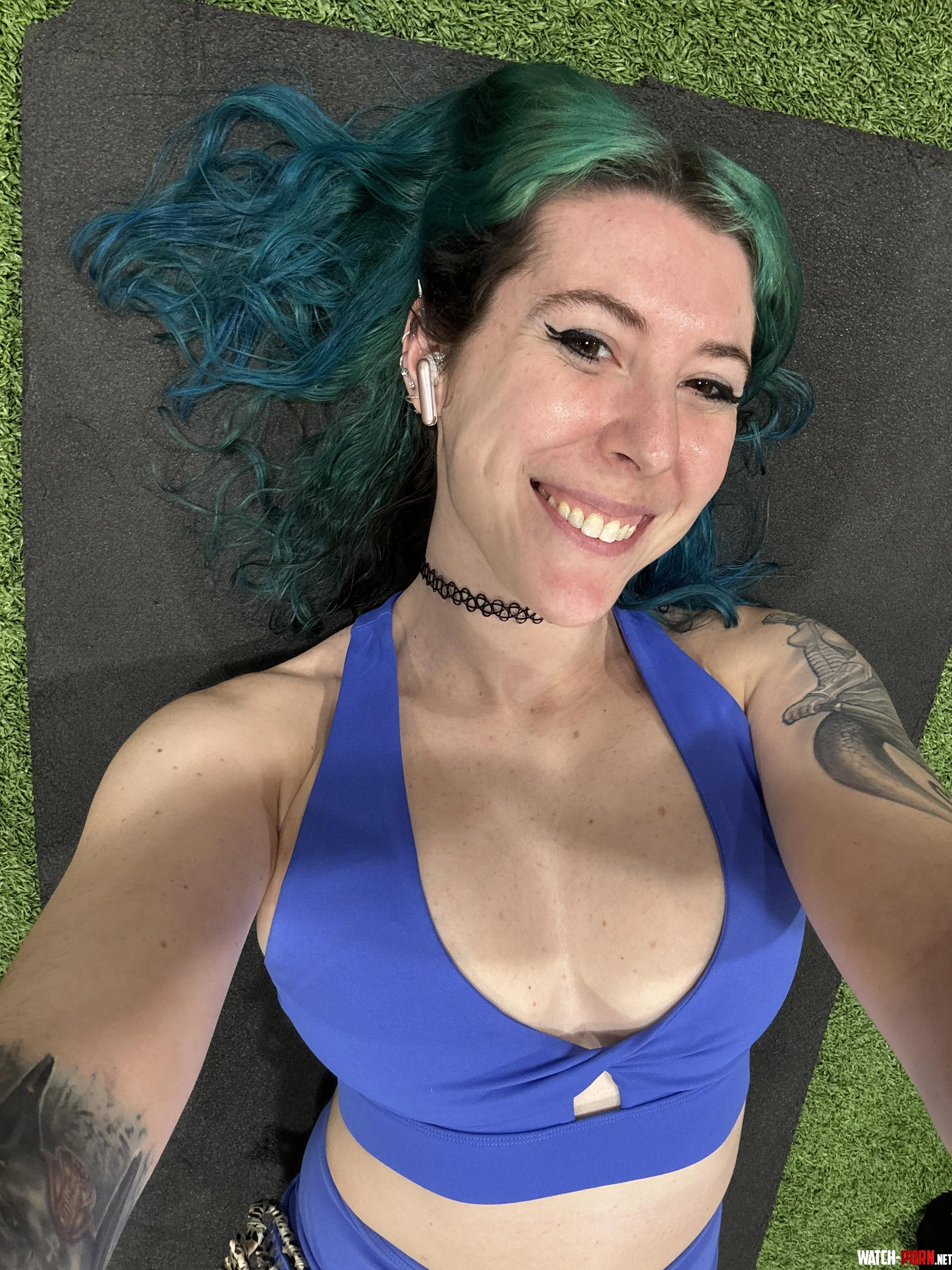 On the floor cleavage by sirenskiss3