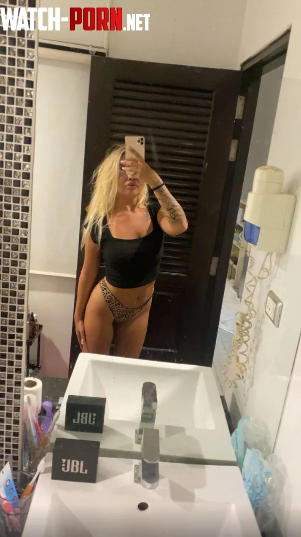 Någon här inne som tror dom kan handskas med mig på riktigt😈 by Stunning-Force-5600