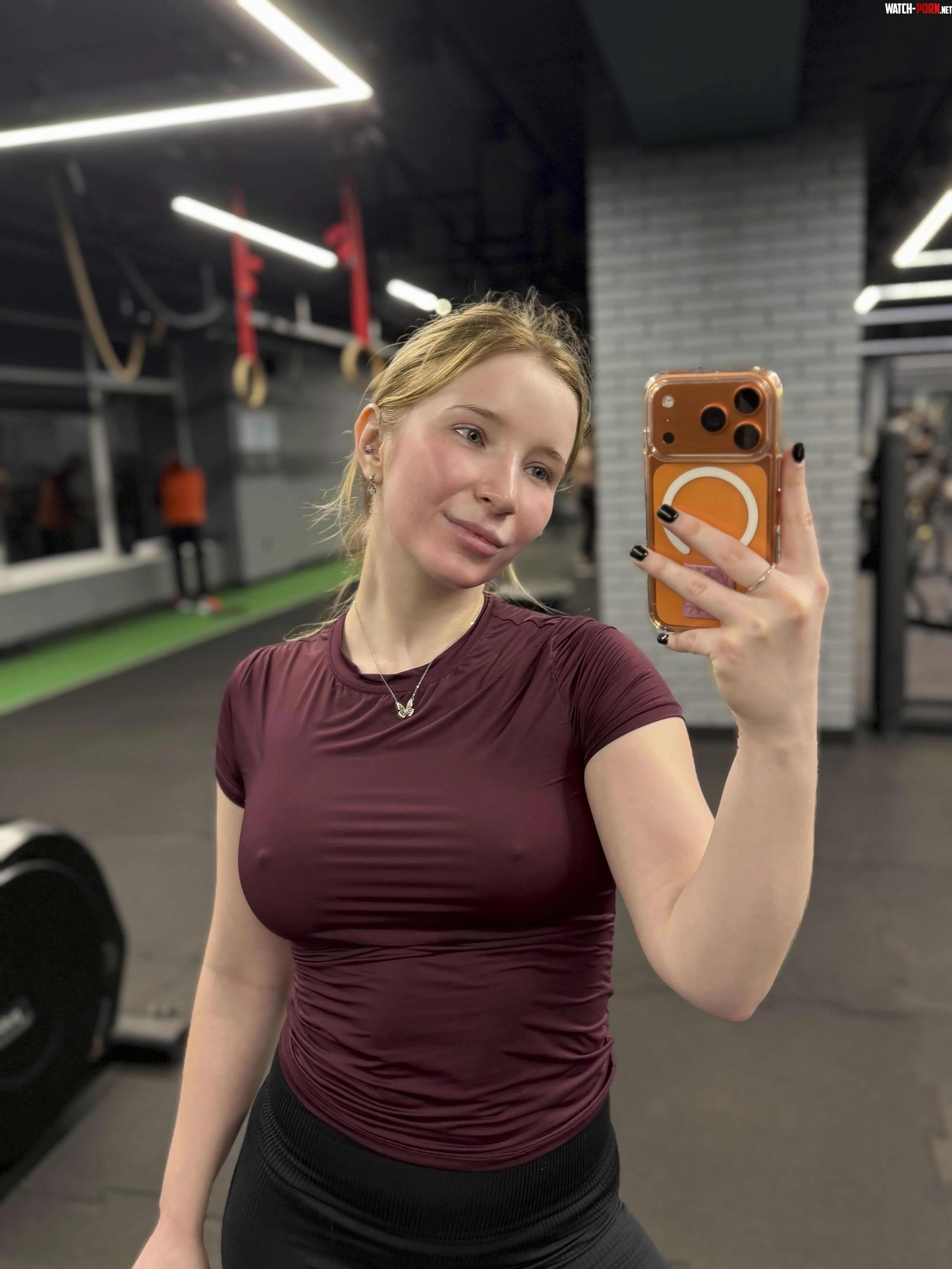 Be honest!! Gym crush or nah? 👀 by sniftypie