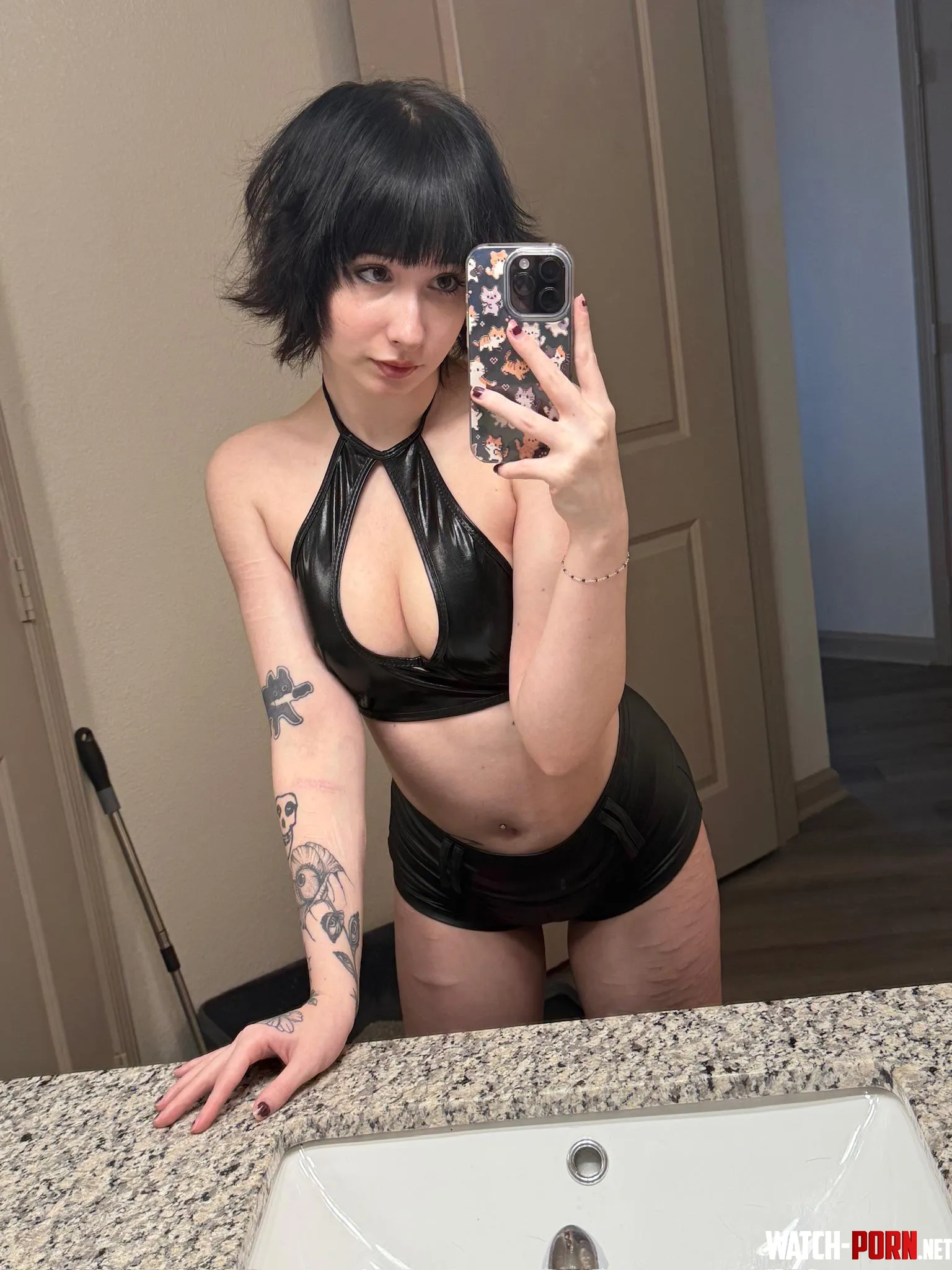 don’t be scared.. zoom in by DefeatTheL0w