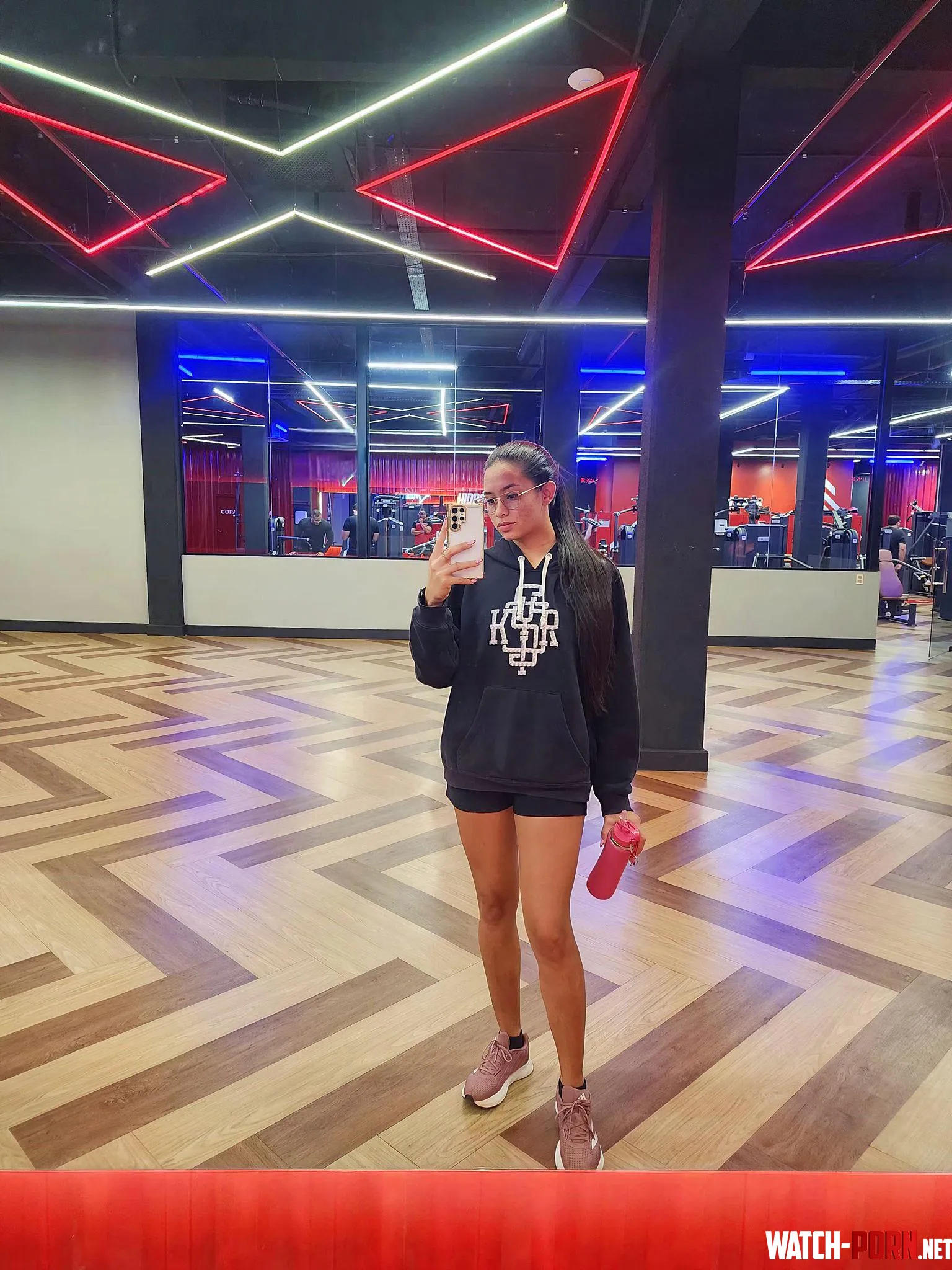 gym legs.. by Violet_Porter