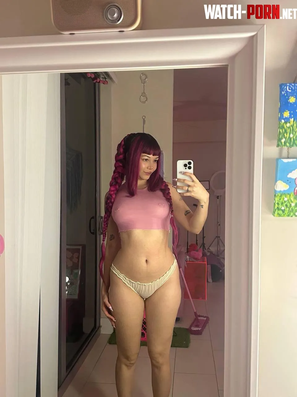 my spongy legs :33 by ginikawaii