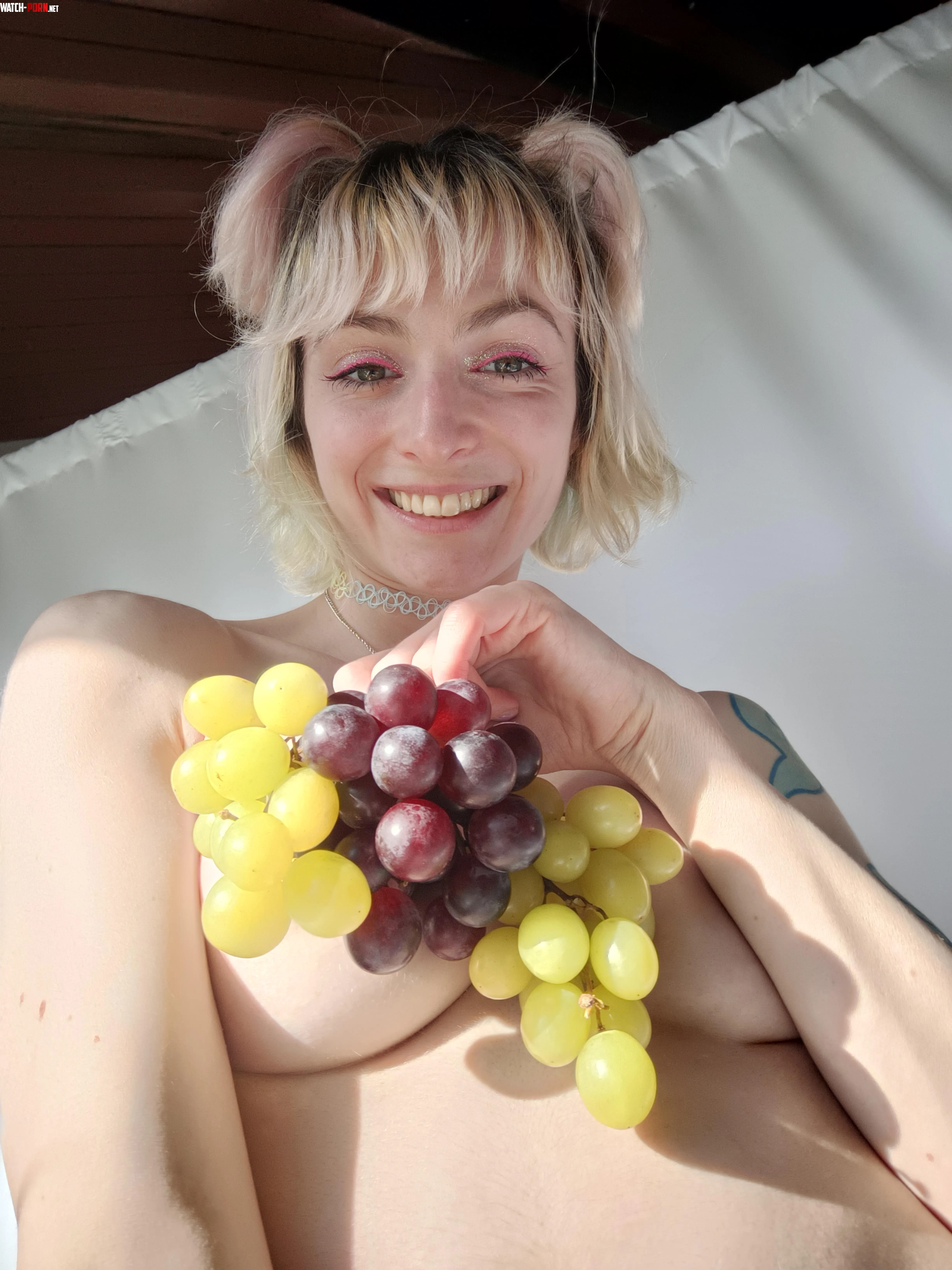 Getting arty with grapes by LilyBlack1001