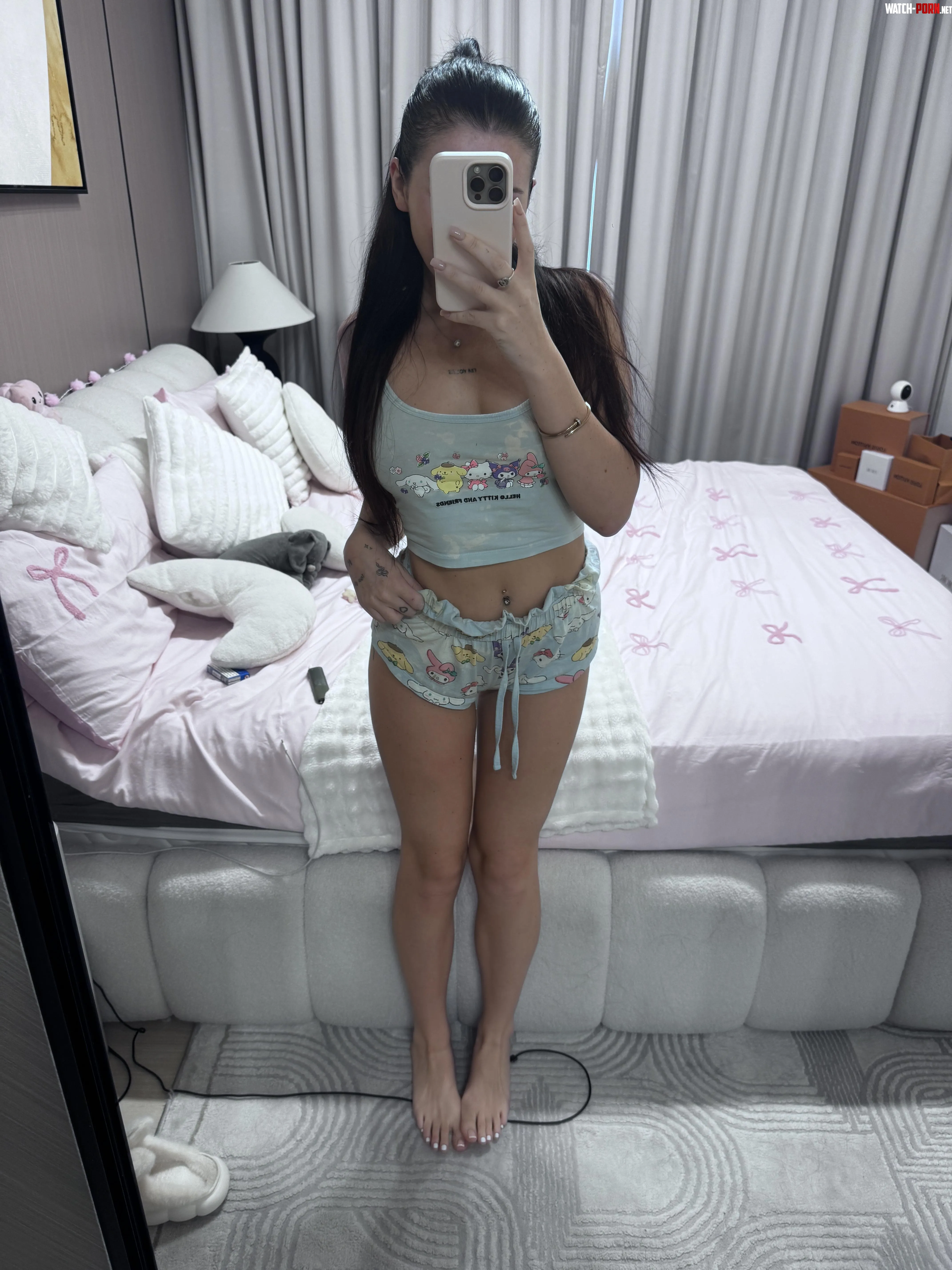 Loving this matching croptop set by milkymoon666