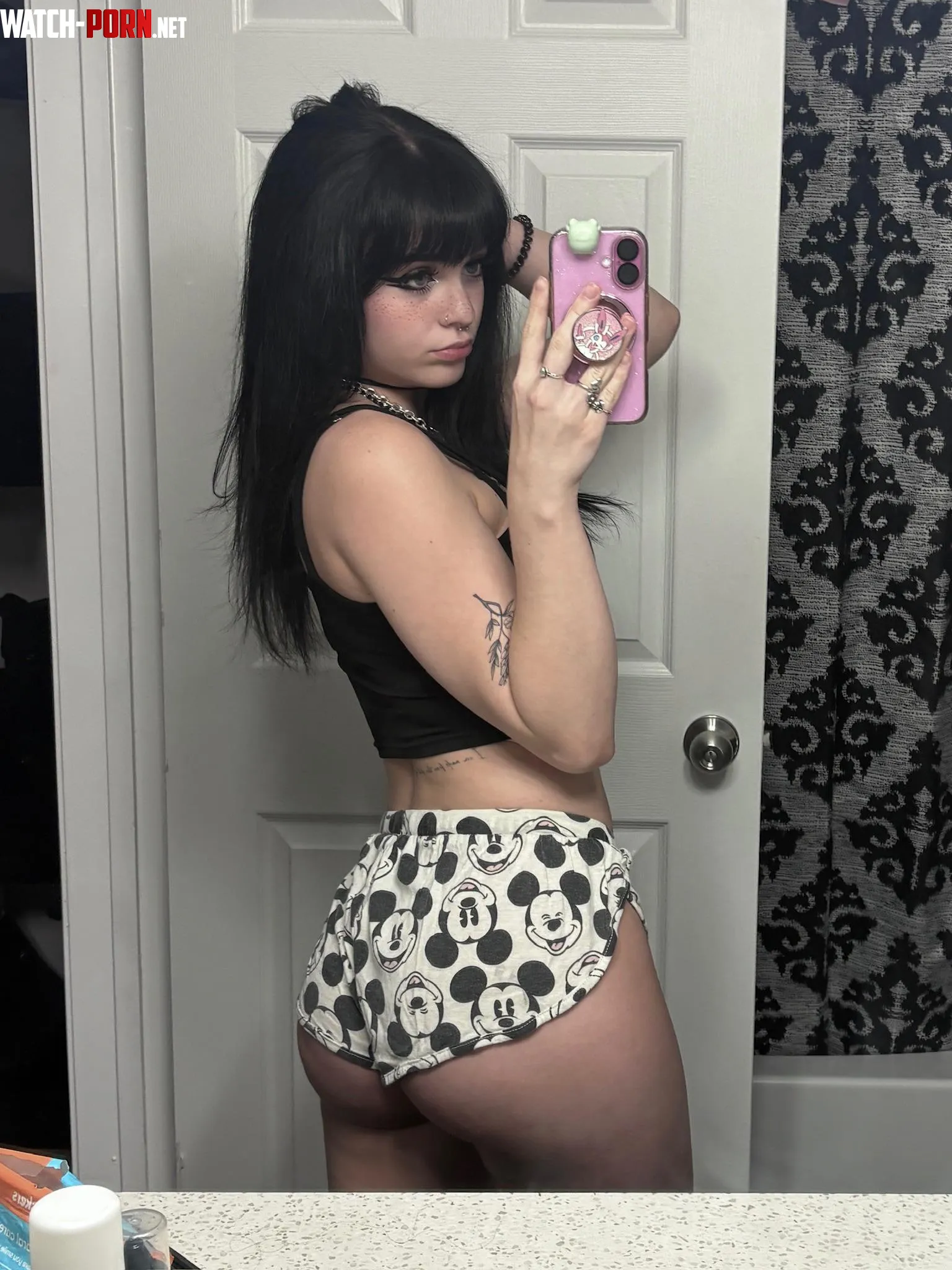 do I have a cute fuckable body? by stellablazeee