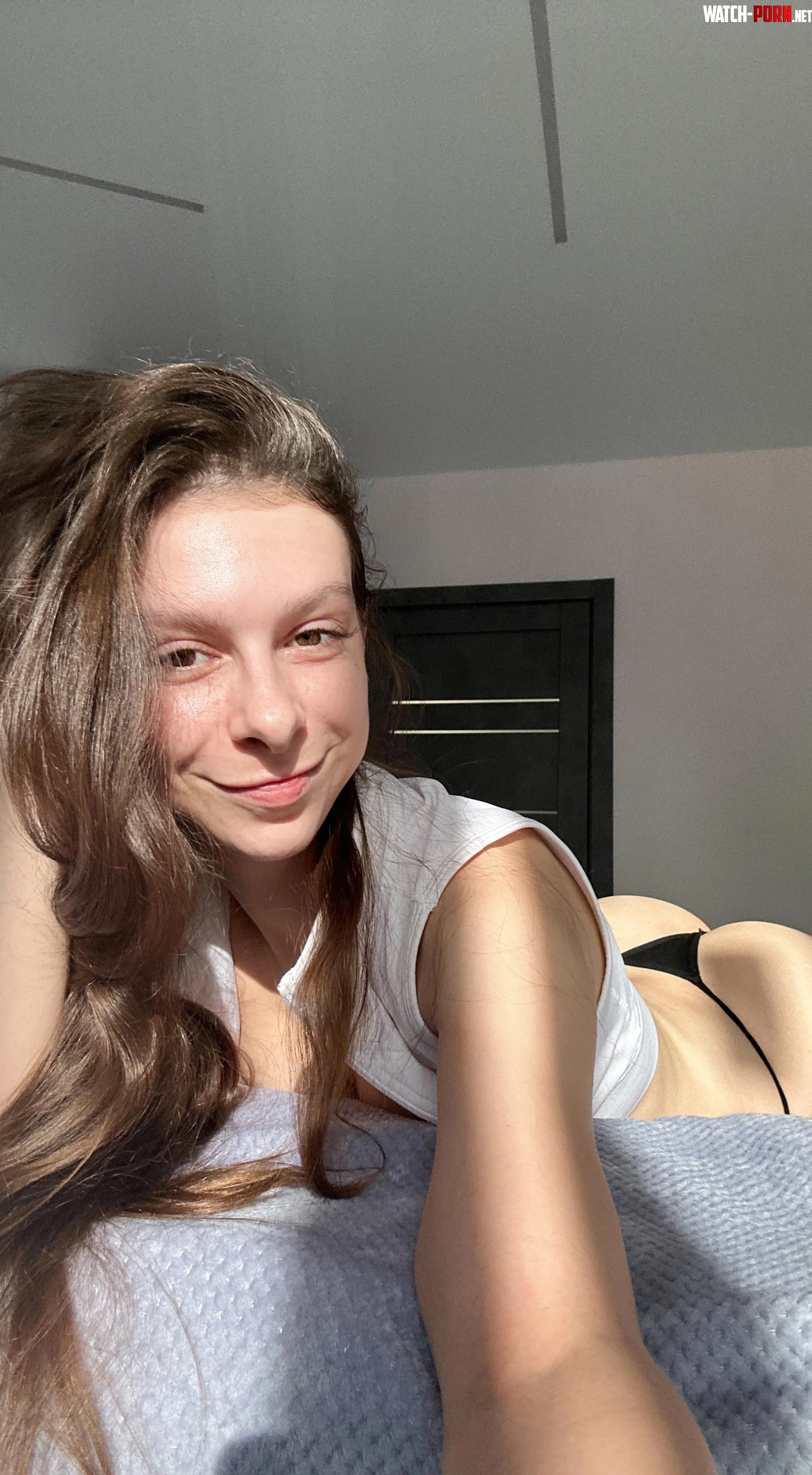 Who’s gonna resist this thong tease? by Yulia__Schreiber