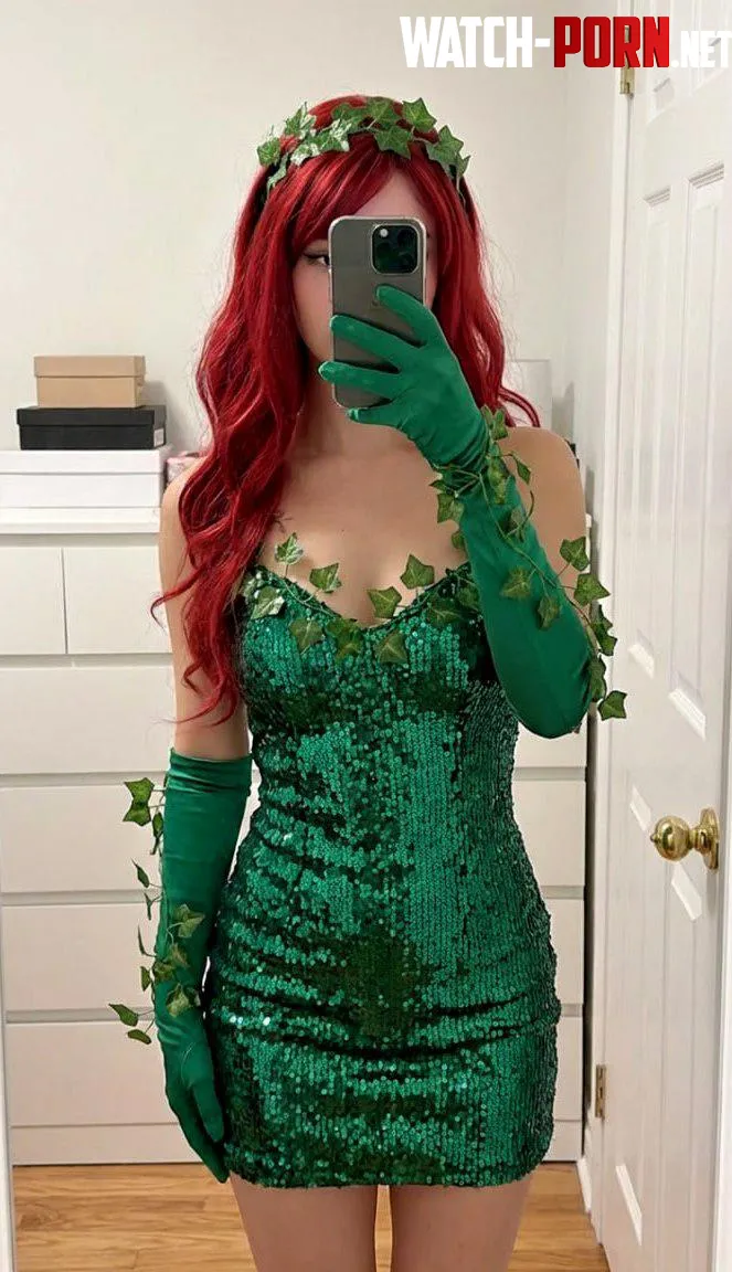 poison ivy cosplay (luna) by evildollxx