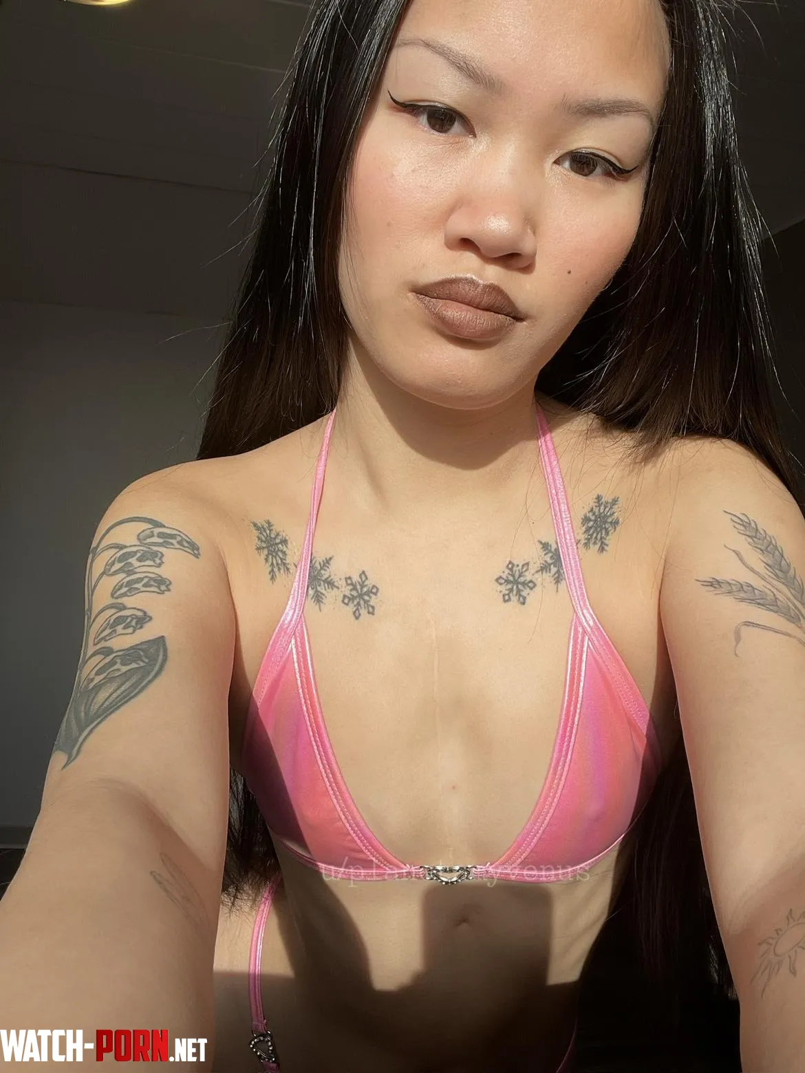 Chinese hottie by planetamyvenus