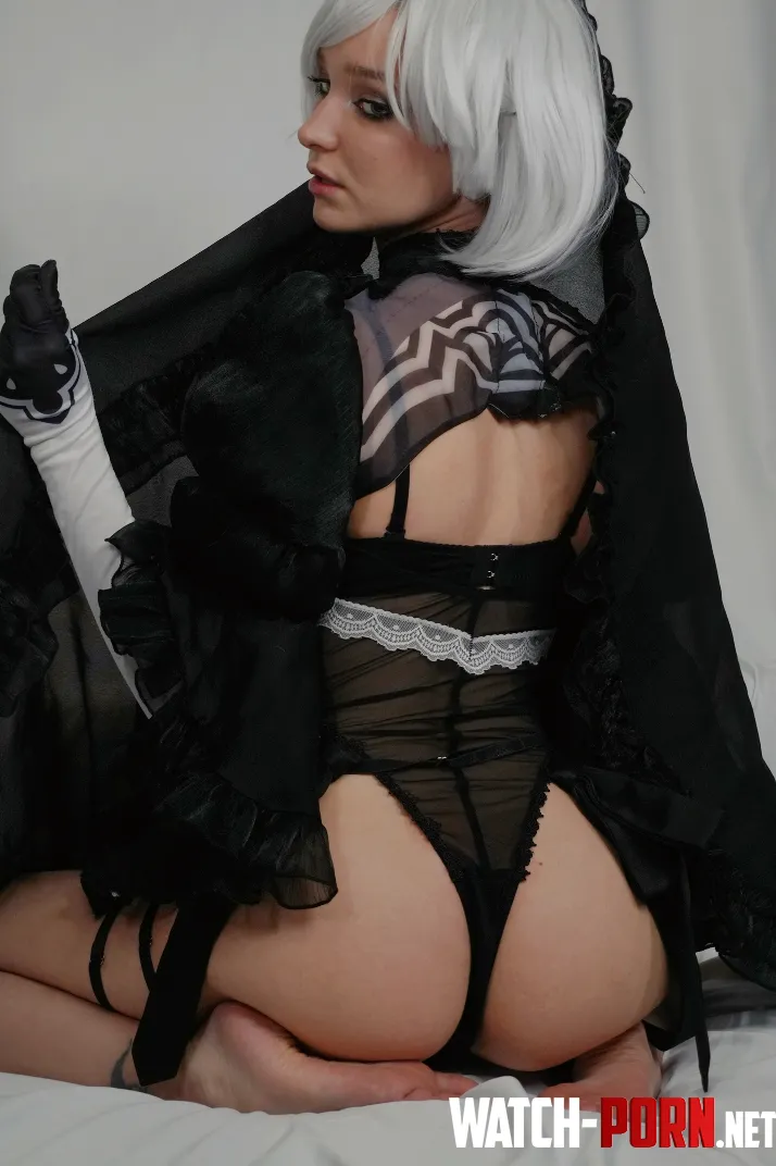 2B cosplay by me by whisperingslilk