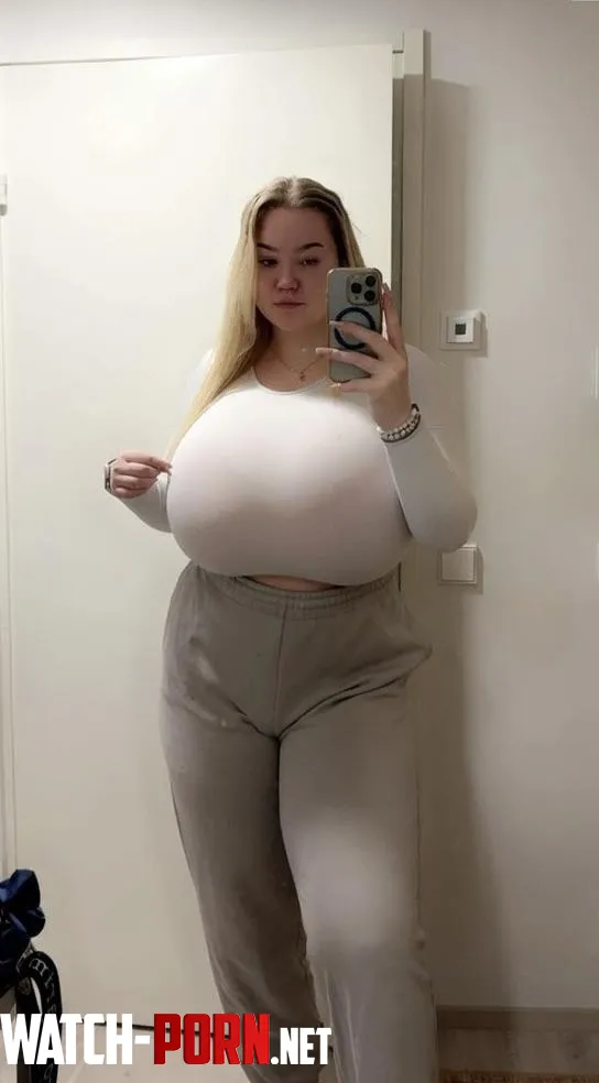 Impossible not to be noticed by FlashyIllustrator738