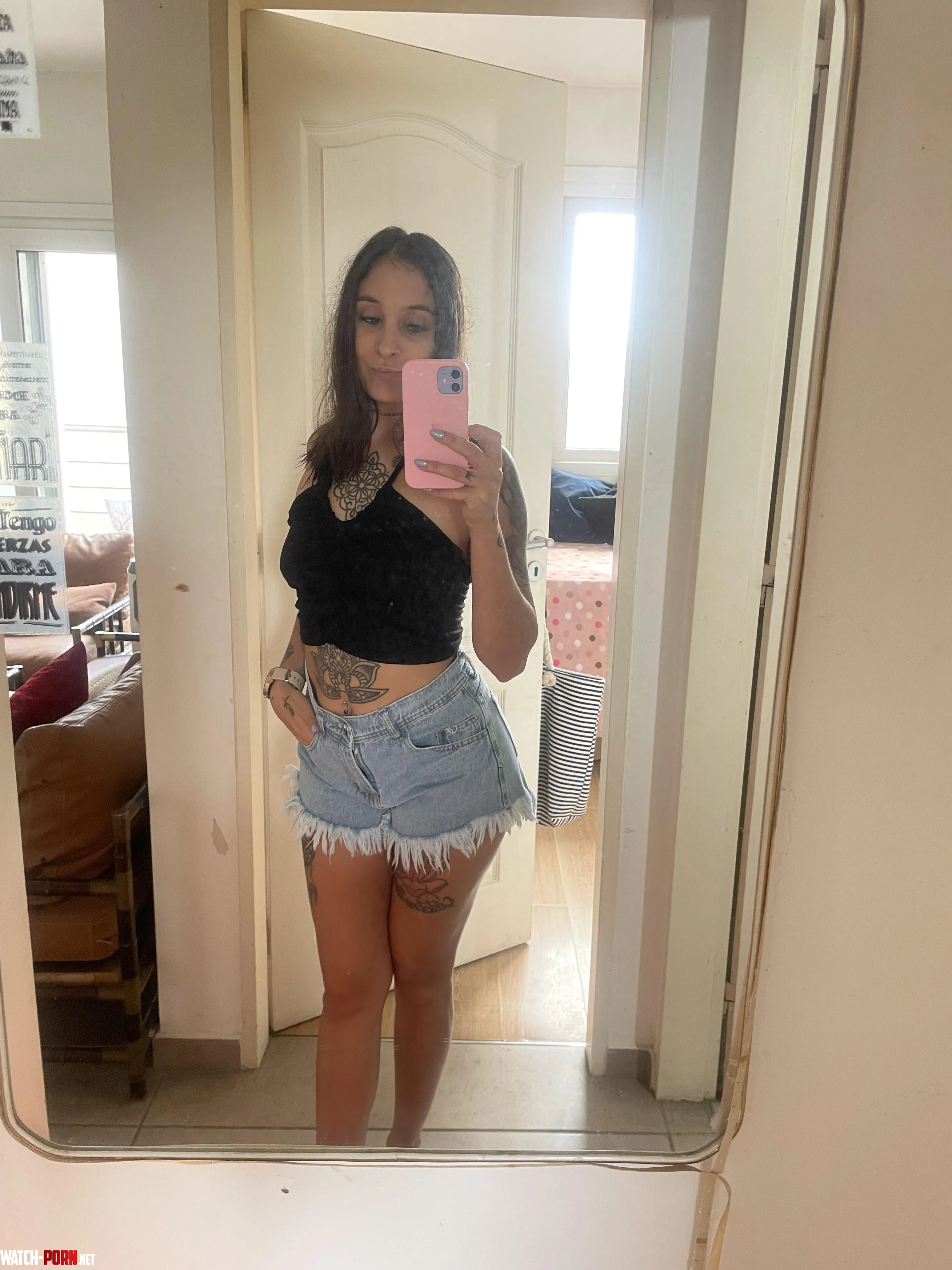 Do I look pretty? by South-Obligation-486