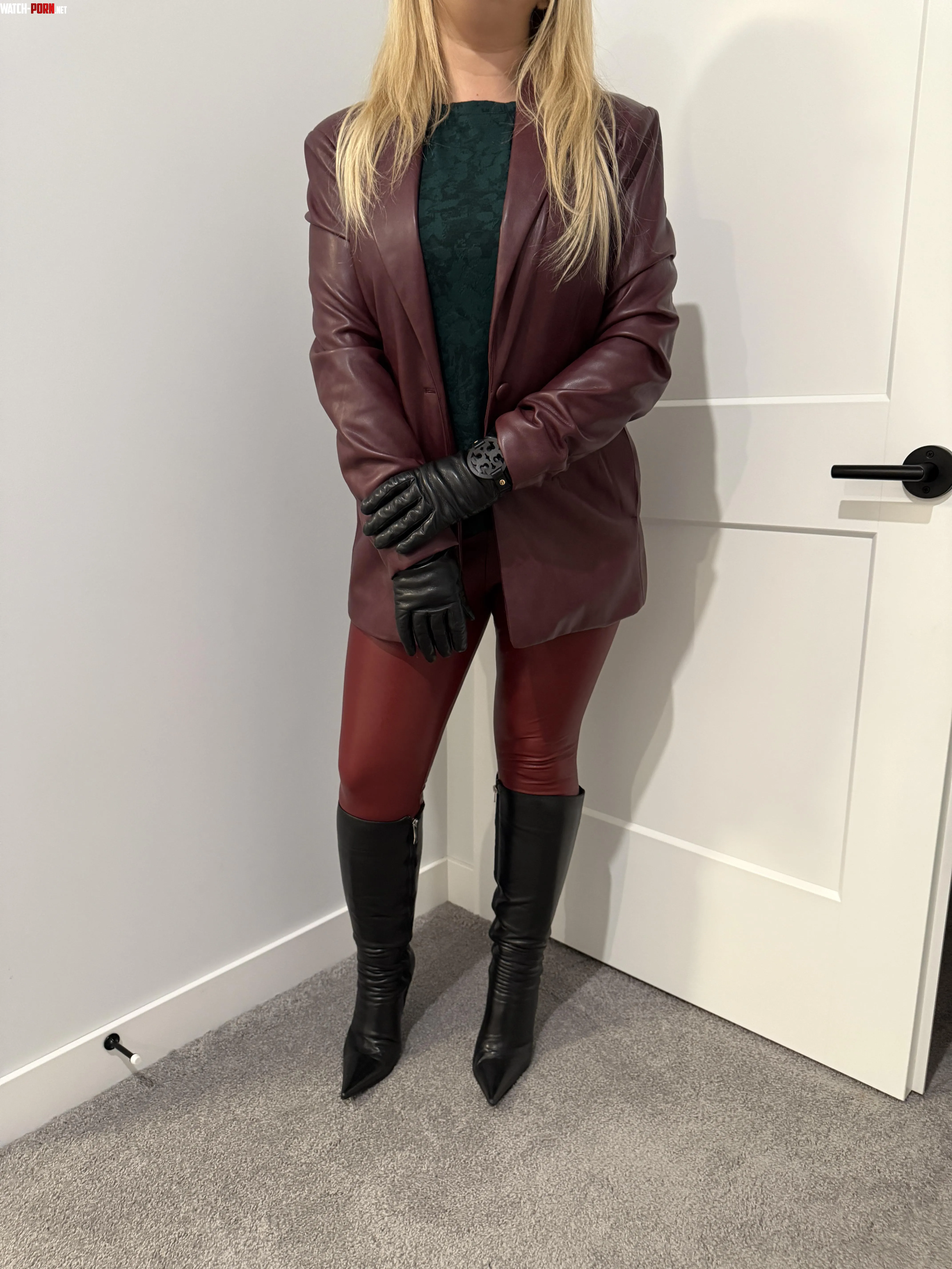 As you know, I love having my leather match perfectly in color. But on rare occasions, it doesnt match perfectly, and it begs the question, which part of my leather outfit do you notice first? :) by heeledobsession