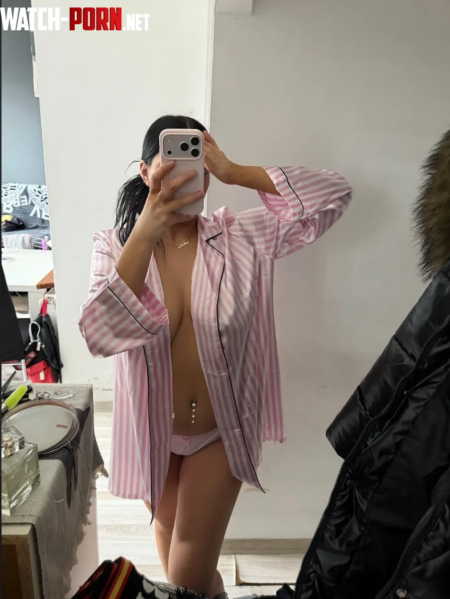 Ska jag visa 🍒 ge mig tummiss så visar jag 😍 by gosigatosen