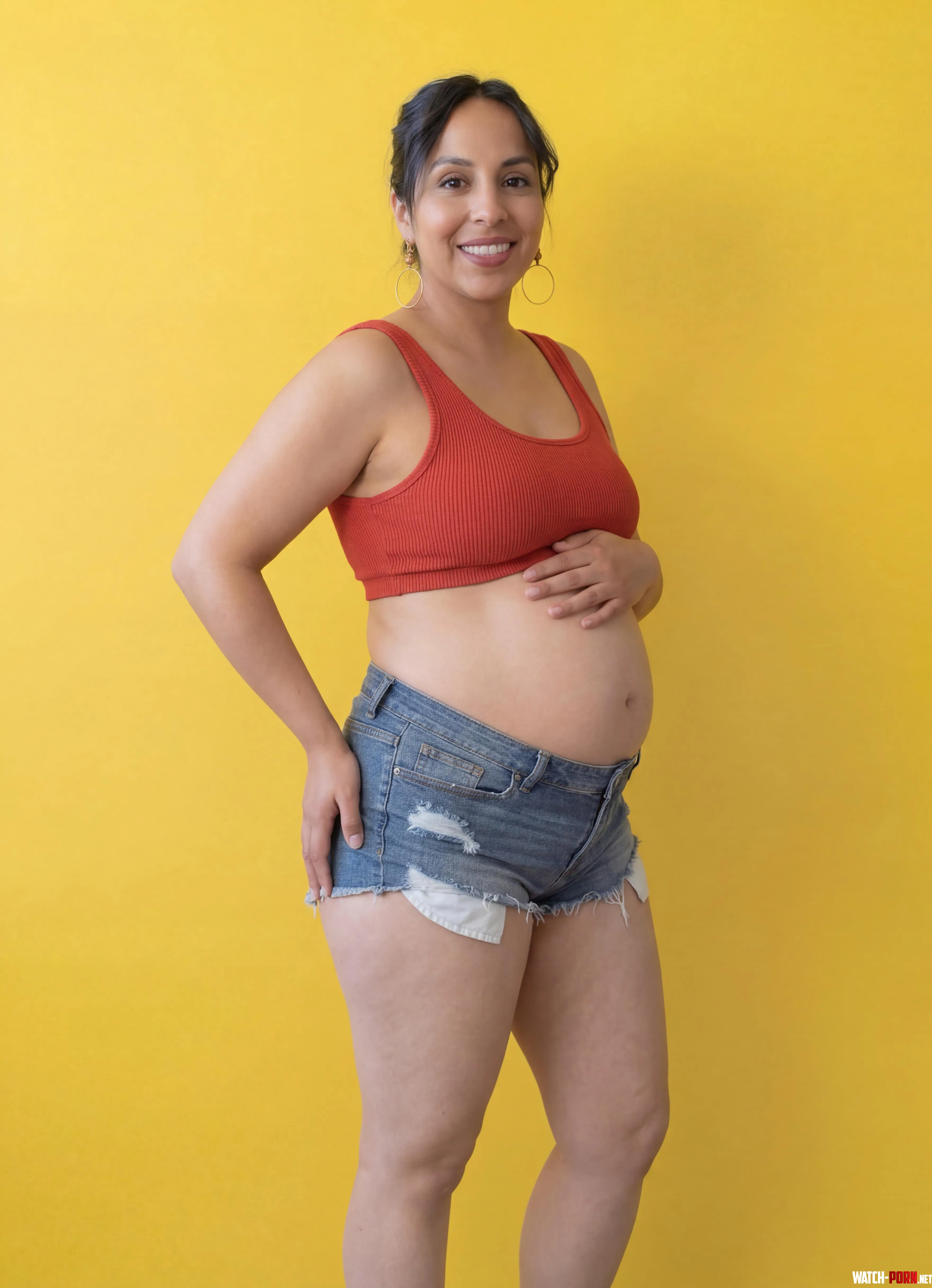 Feeling sexy while pregnant by latina_Tania