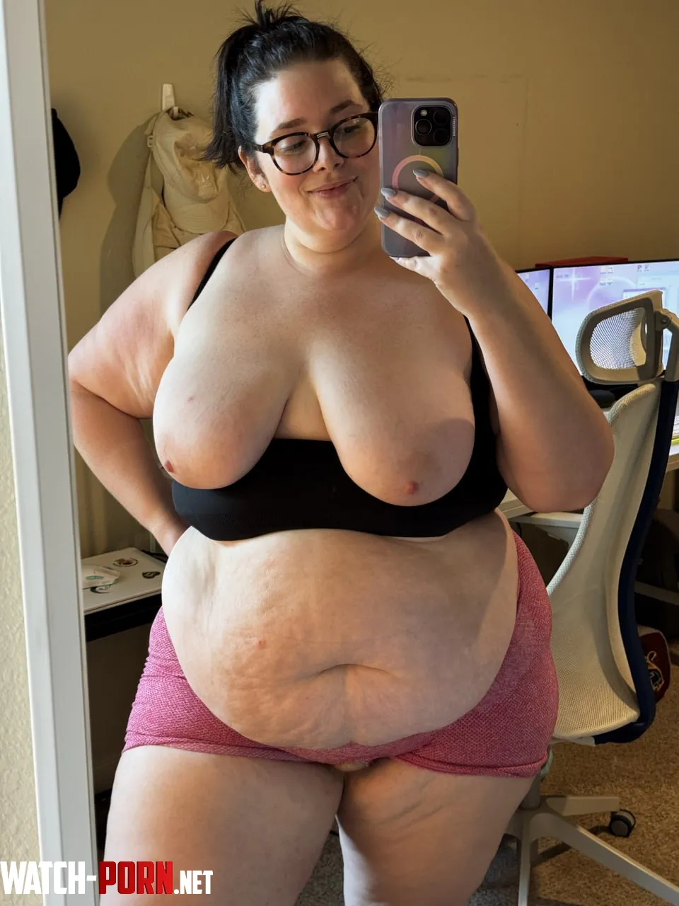 whoops, how'd that happen 👀 by lunaxthicky