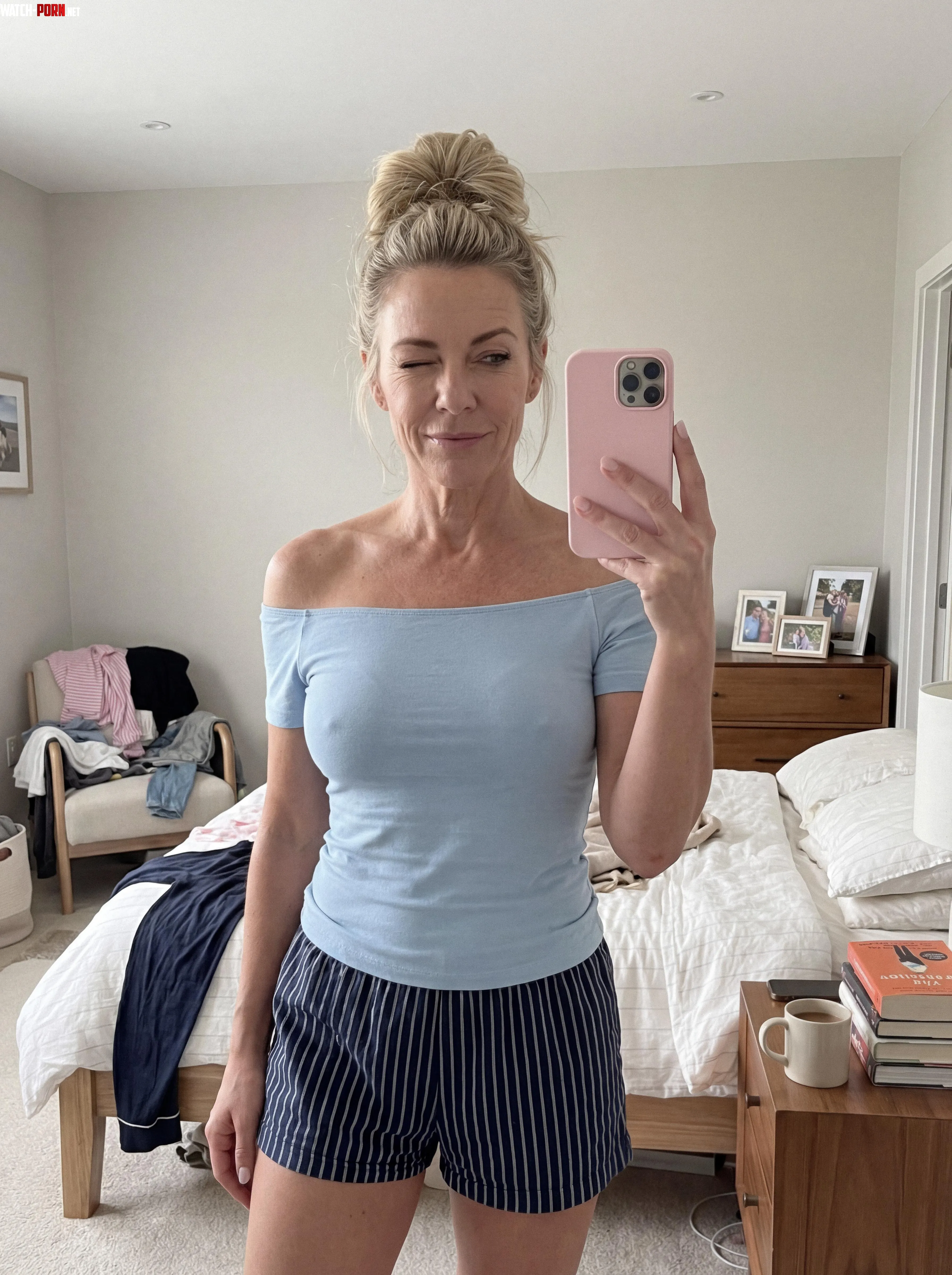 no bra day :p by sarahsteele79