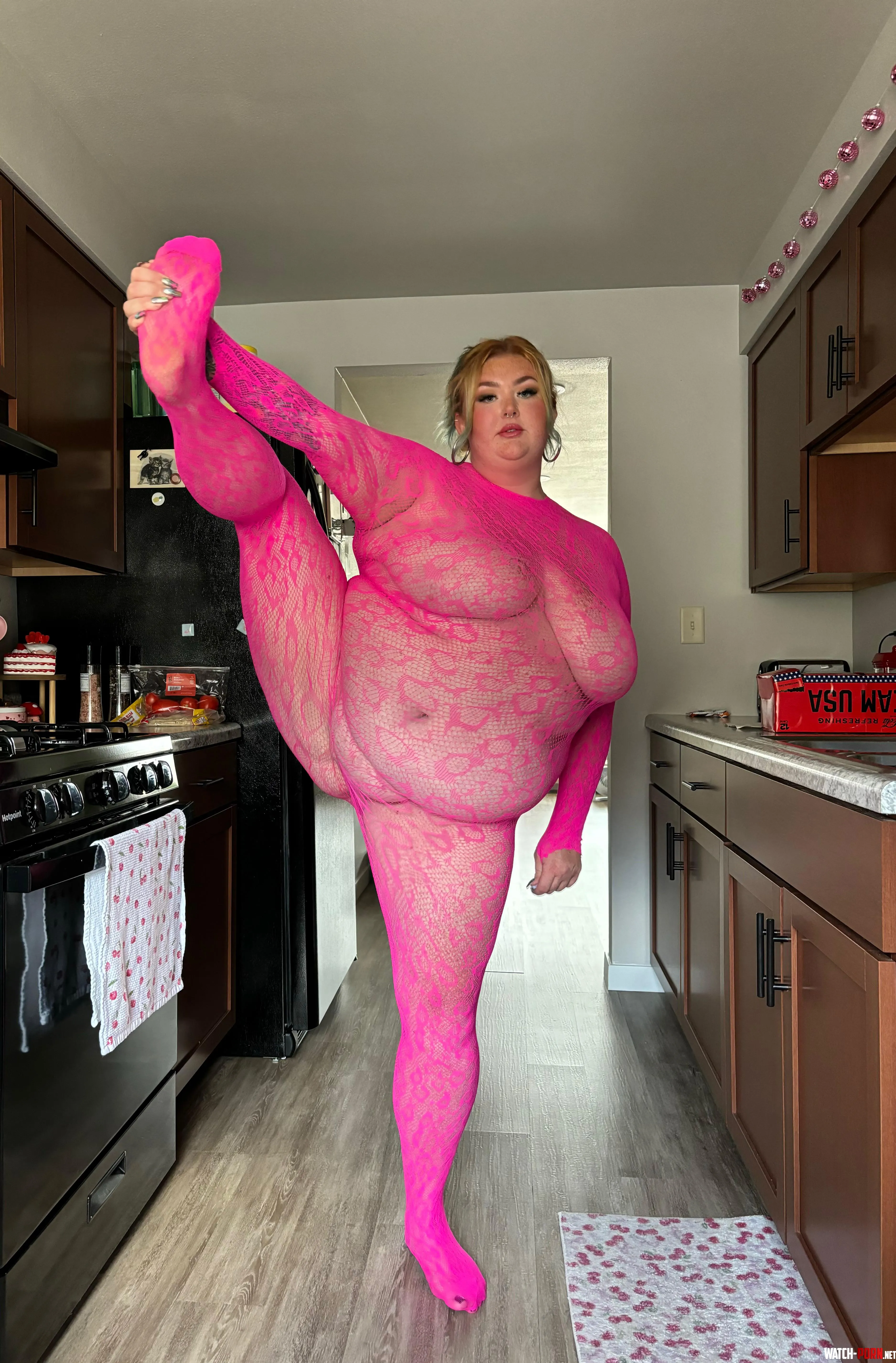 do you like fat flexible girls? by kaitfreckles97