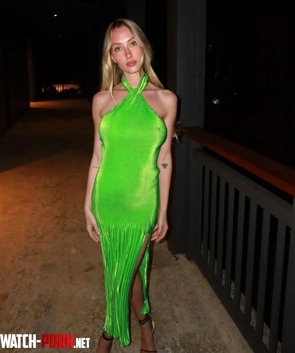 Just look and don't say anything. by Jeninmood