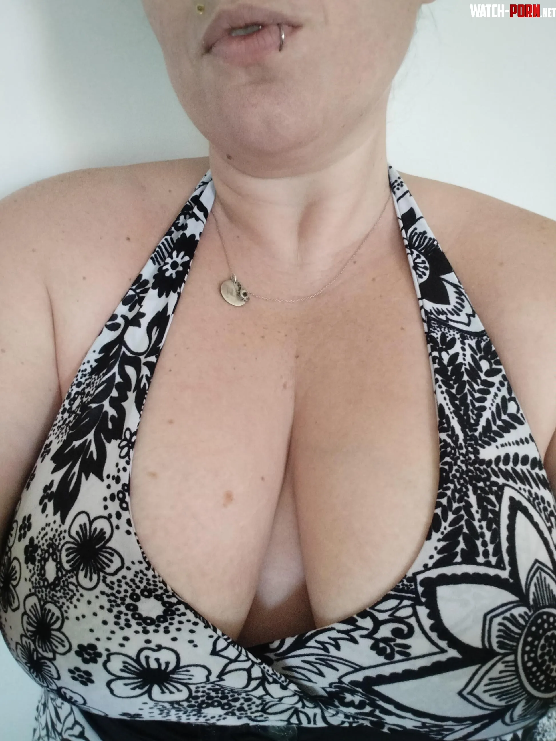 Just waiting for you to untie and release me by Rae-Swallows