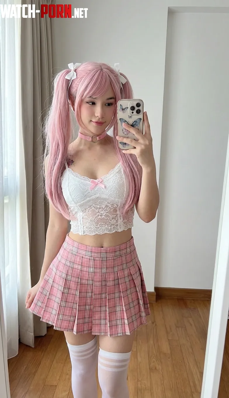 just a quick mirror selfie by bunnyvenoms