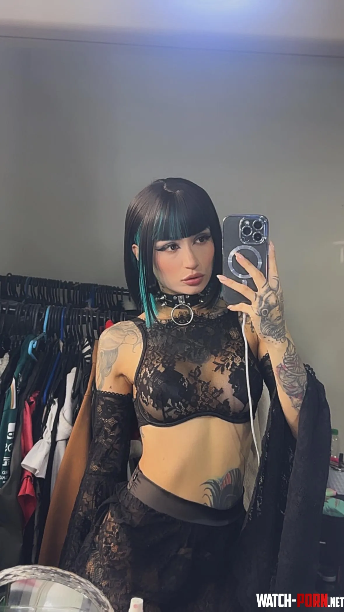 I think this crop top might be my new favorite by Zoe_Coze