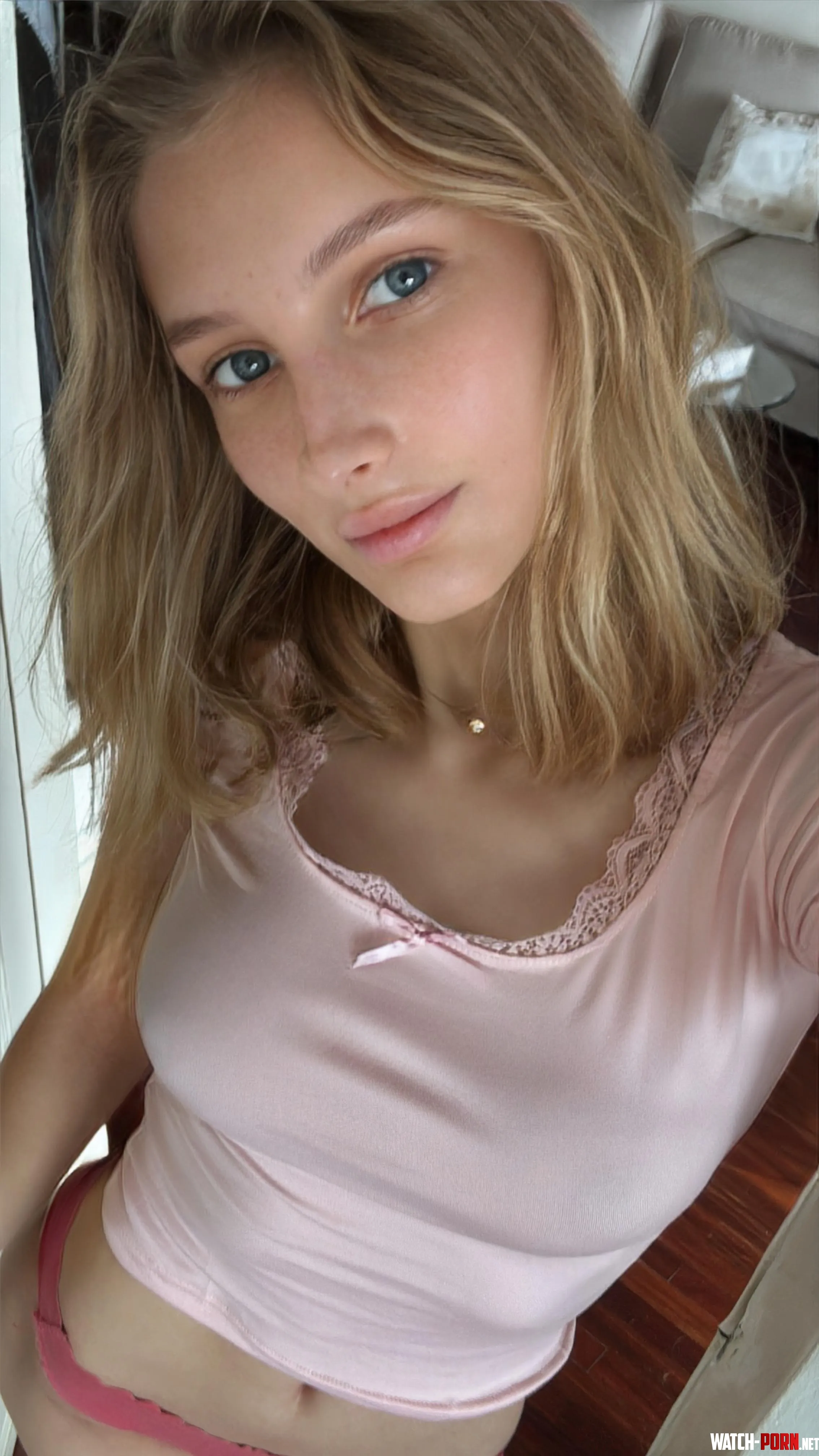 Gorgeous blonde by Pale_Motion