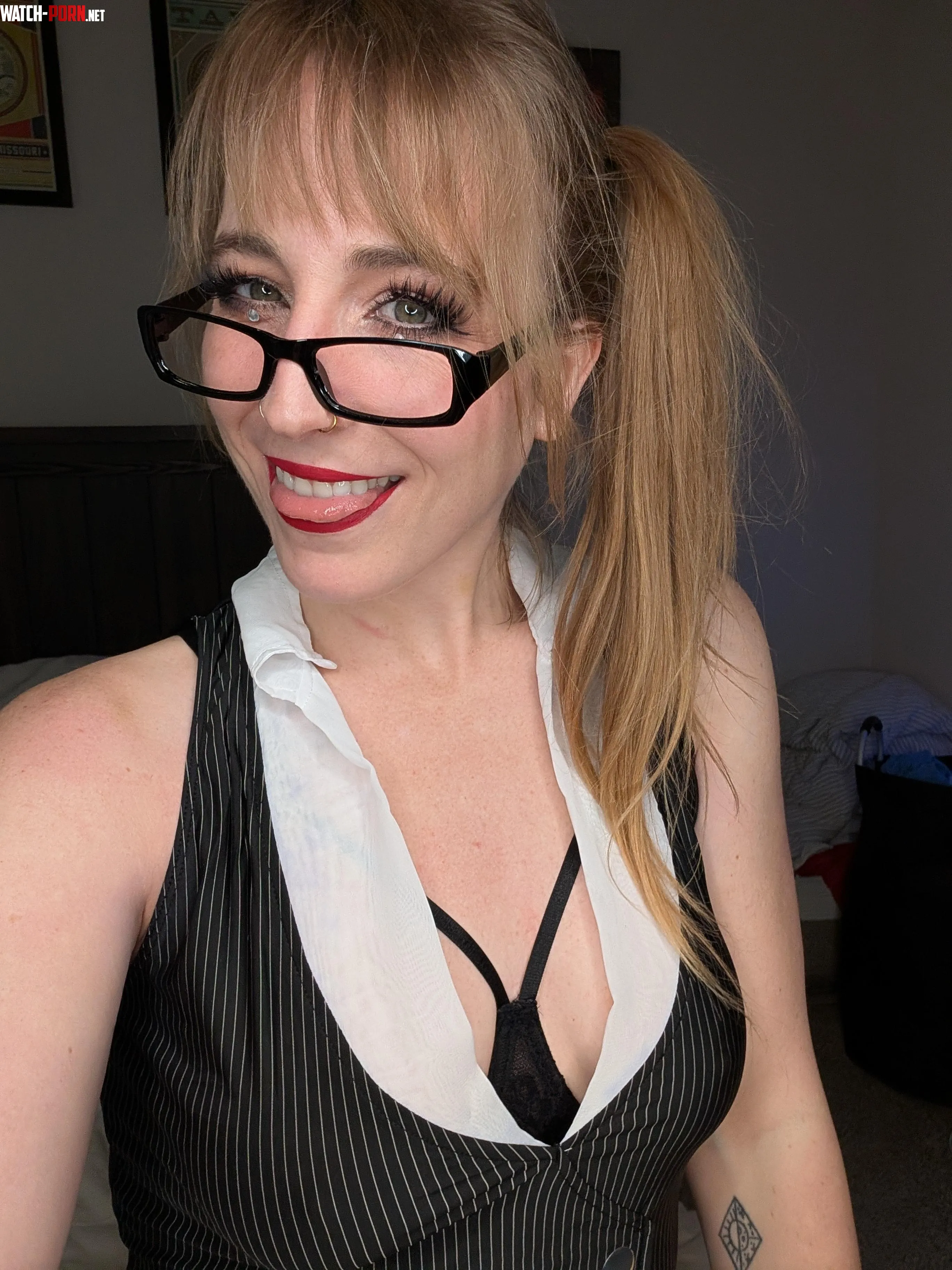 How am I doing, boss? by JojoJezebel