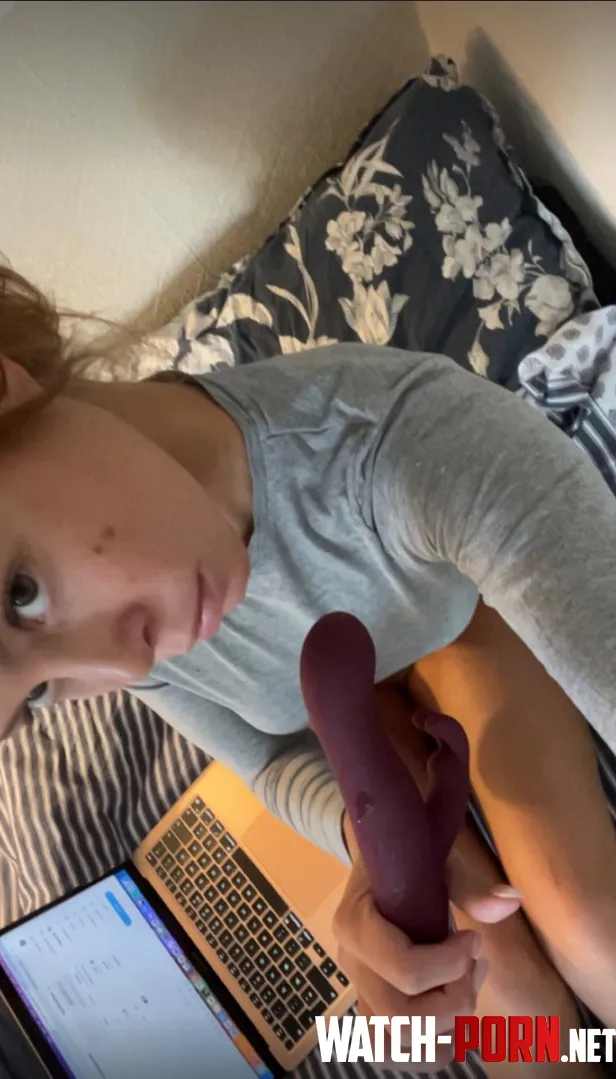 Svårt att fokusera på att plugga😅💦💦 by MEEvanta22